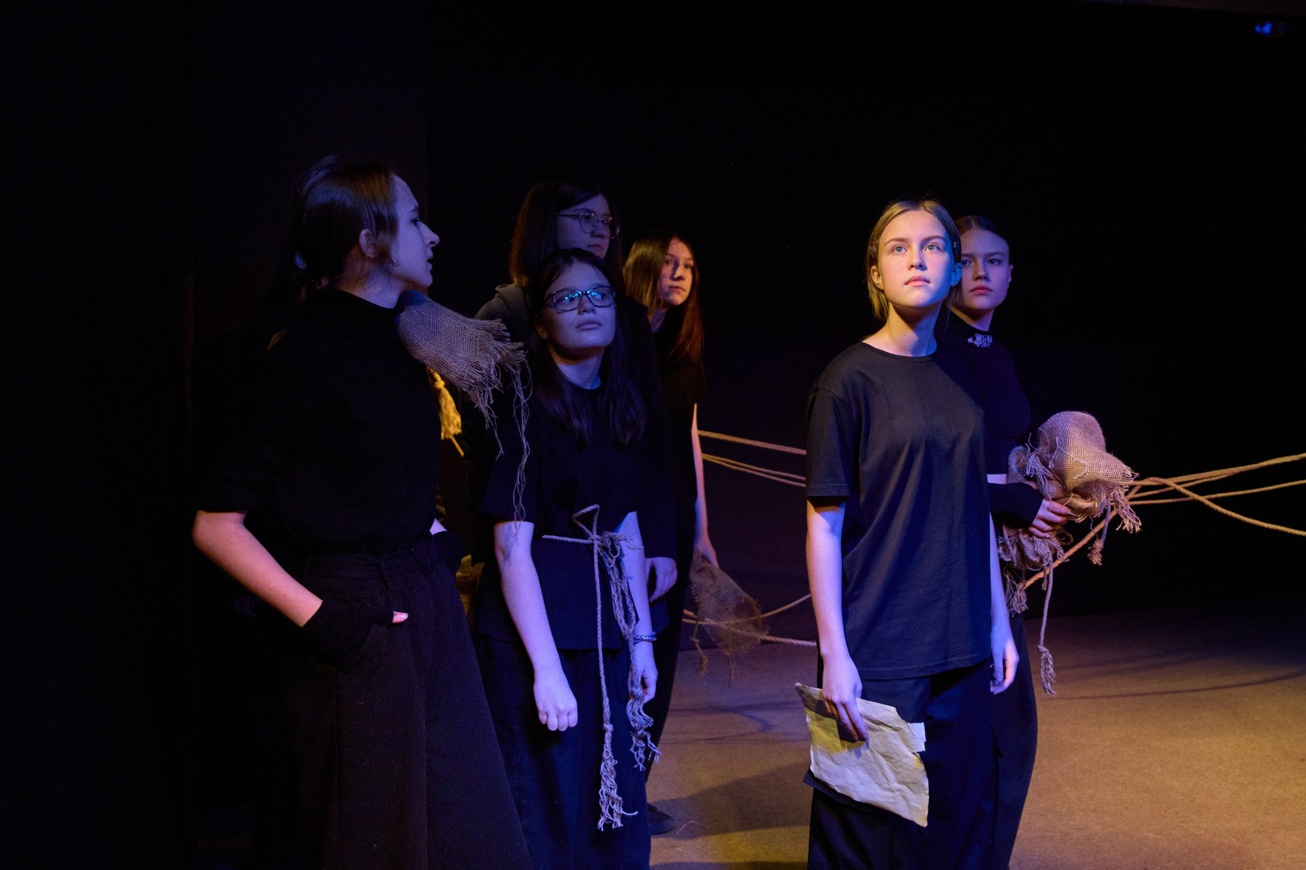 Театр студия «За двумя зайцами»