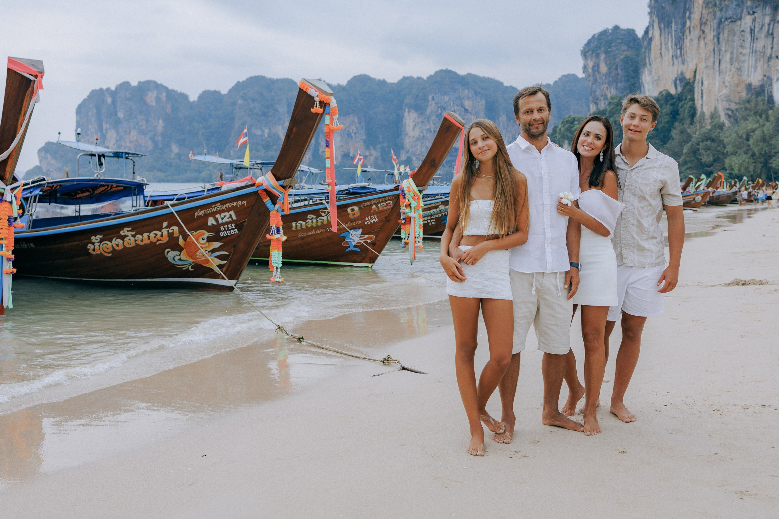 Family photoshoots in Bangkok, Thailand. Fedor Lemeshko — Destination Wedding and Family Lifestyle photographer