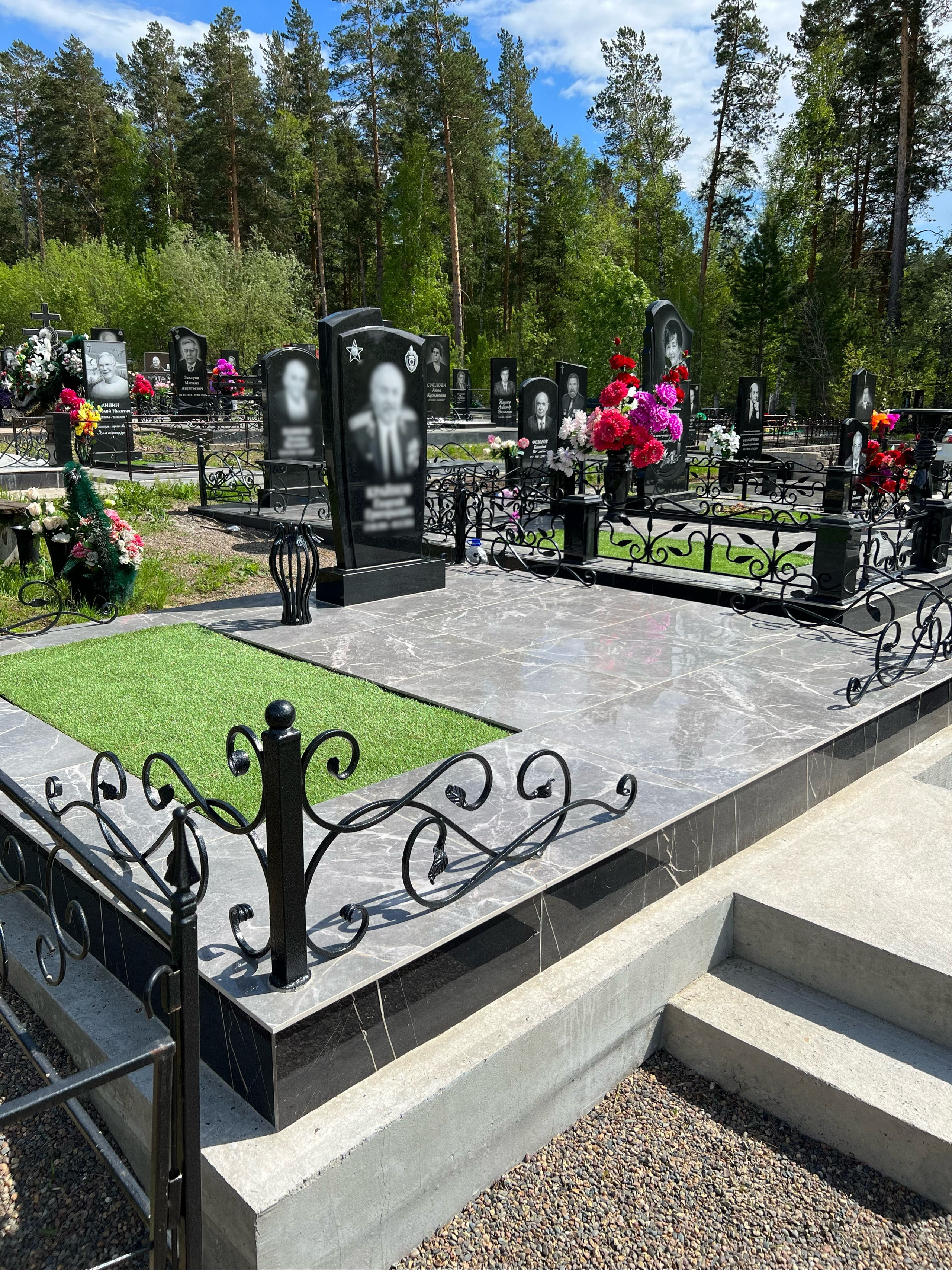 ГРАНИТ26 Ритуальные услуги Железногорск. Благоустройство могил, продажа памятников