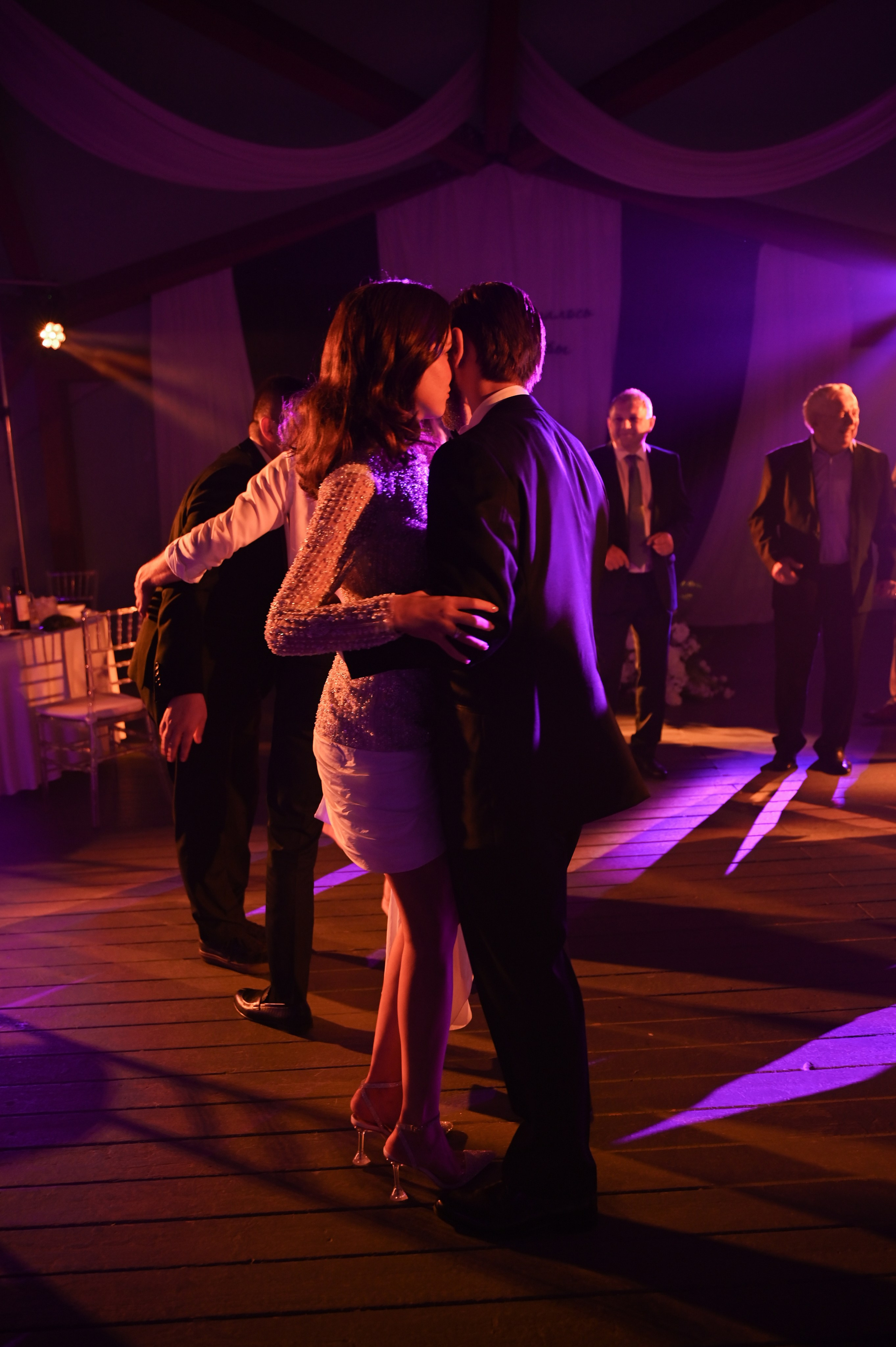 свет на банкет. тотемы в аренду. светорежисер Уфа, световое оборудование