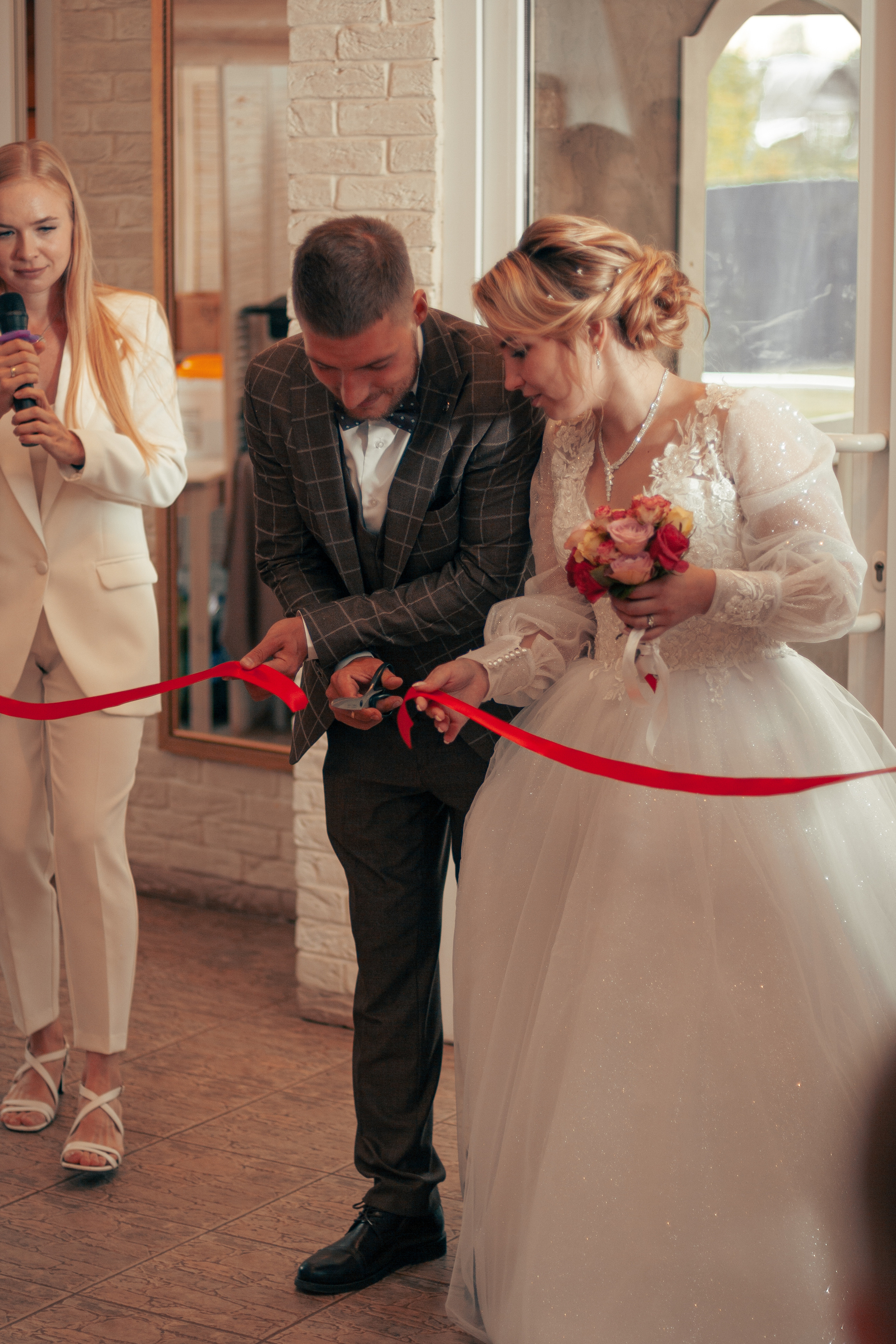 Ведущая на свадьбу Мария Снегур. Ведущий, Тамада, DJ, фото в Перми. Хорошее настроение