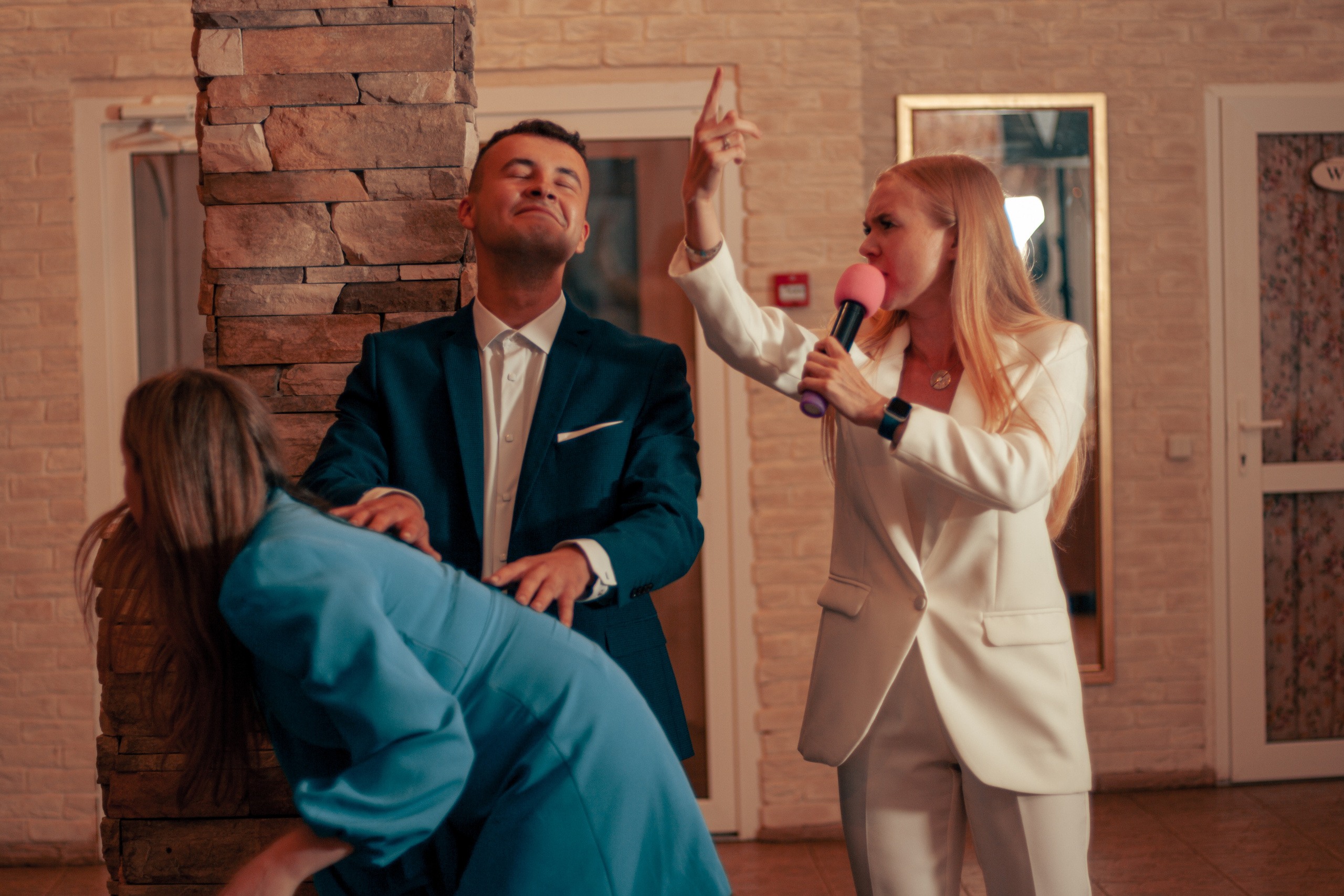 Ведущая на свадьбу Мария Снегур. Ведущий, Тамада, DJ, фото в Перми. Хорошее настроение