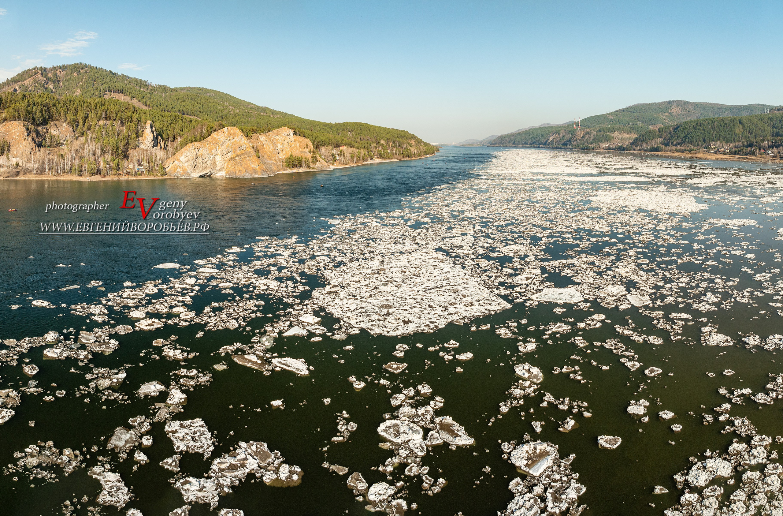 Ледоход на Енисее село Овсянка скала Голубка Караульный бык фото путешествие индивидуальные Экскурсии Красноярск