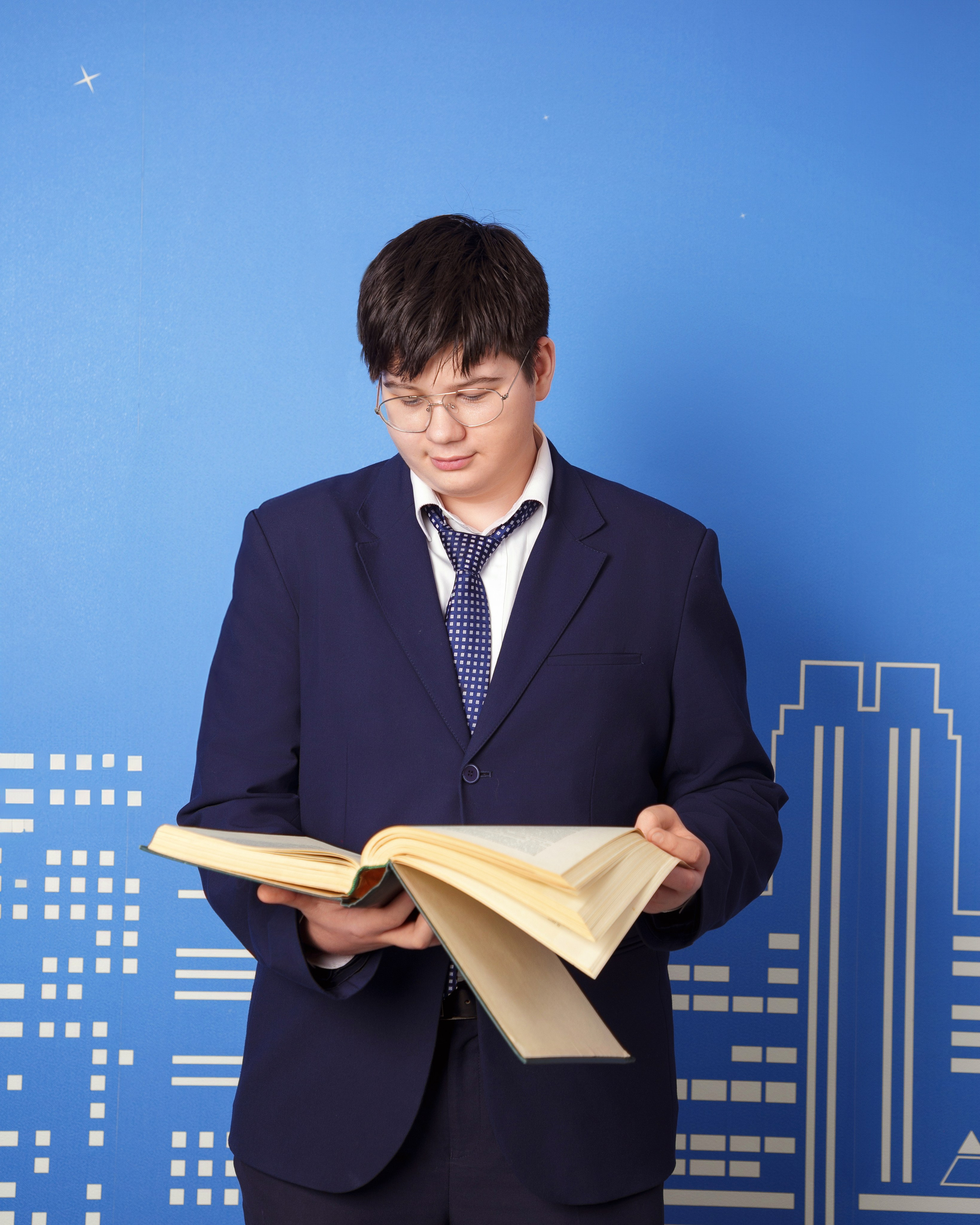 Выпускной альбом для 9 Класса. Выпускные альбомы и школьный фотограф в Подольске, Троицке, Щербинке, Москве и Московской области