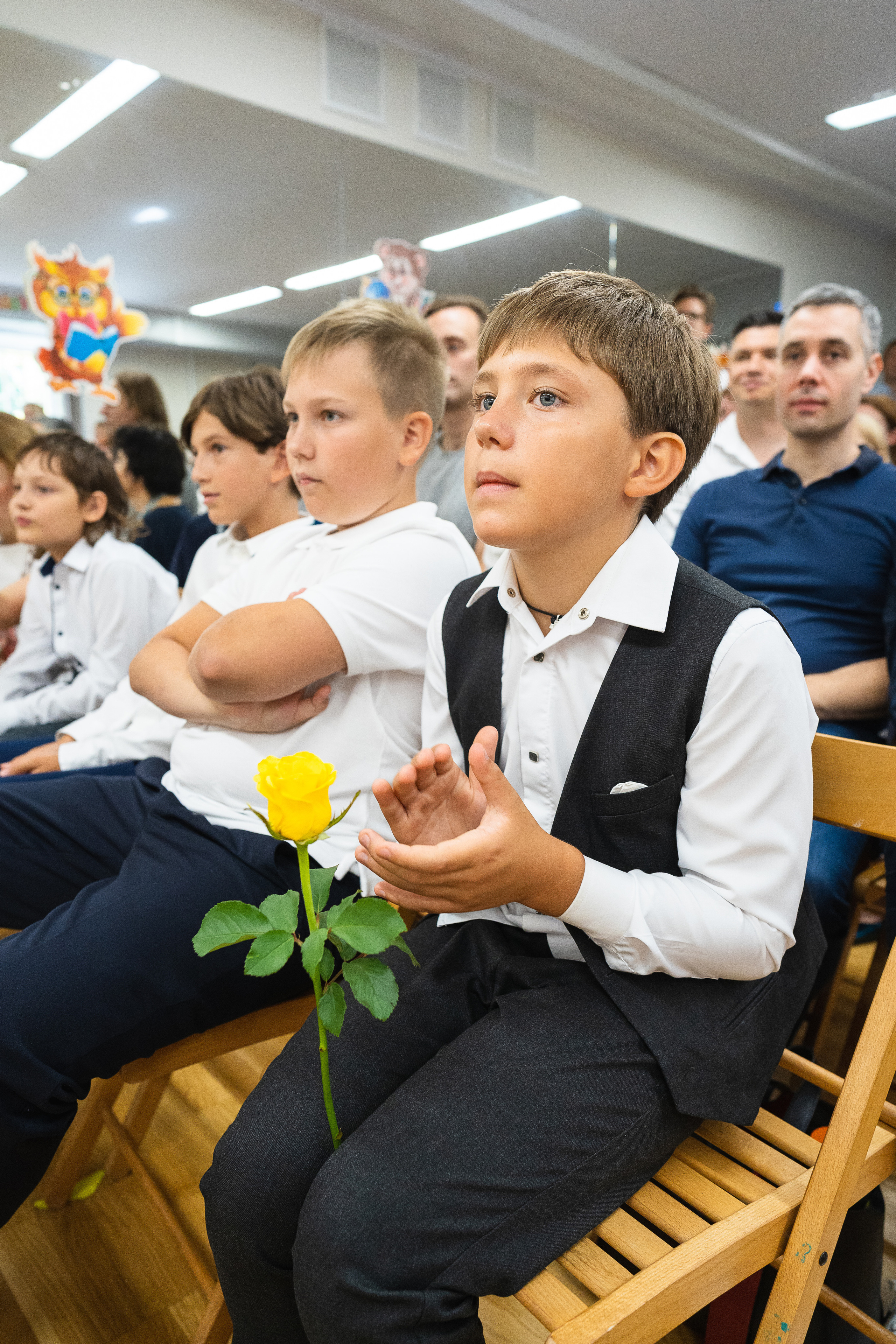 1 сентября праздник в школе ученики учителя гимназия частная школа первоклассники гимназисты фотосъемка в школе фотограф на детский праздник