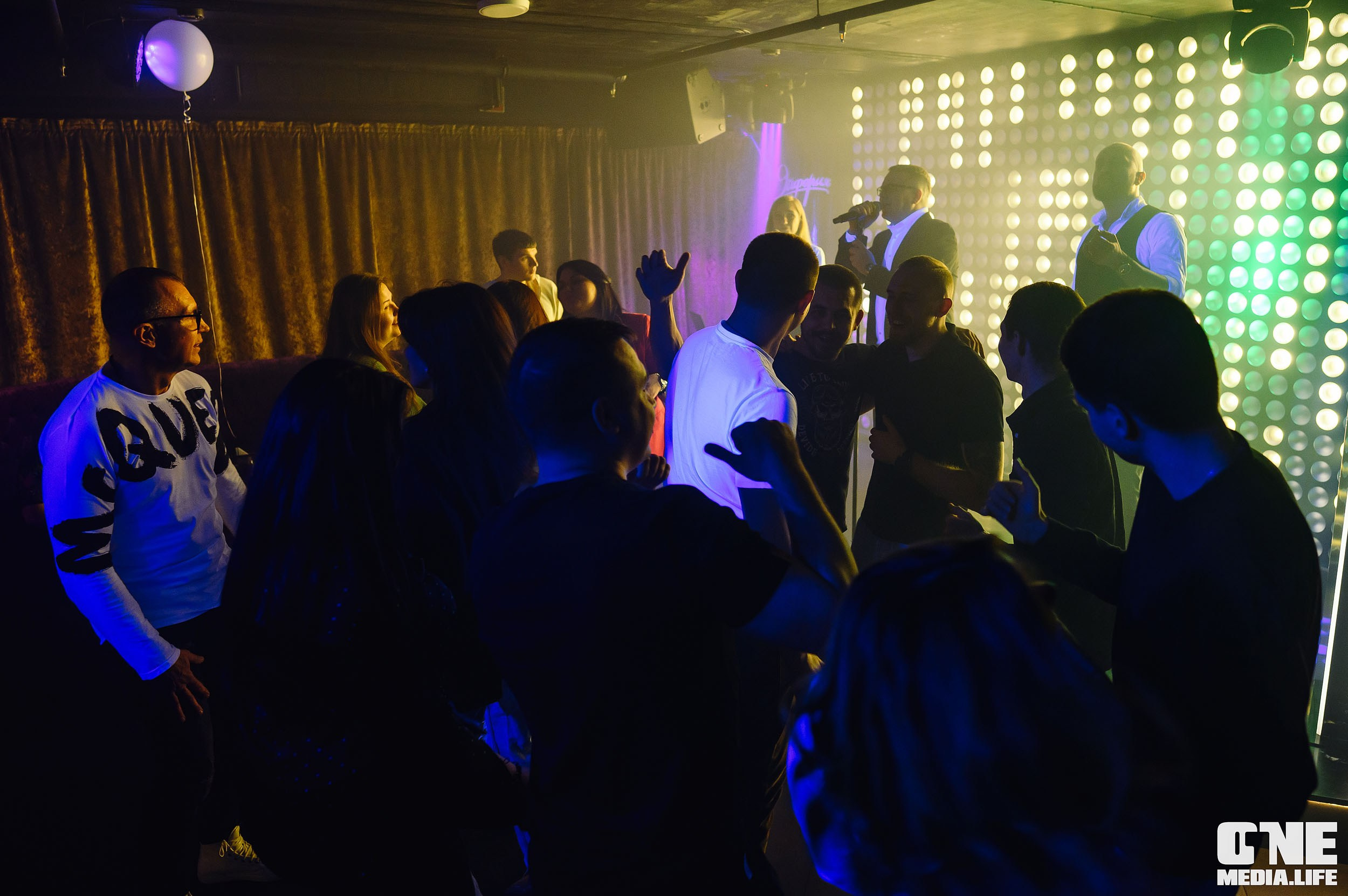 Фотоотчет из караоке-клуба Эйфория. One Media Life: фоторепортажи, фотоотчеты с мероприятий и заведений