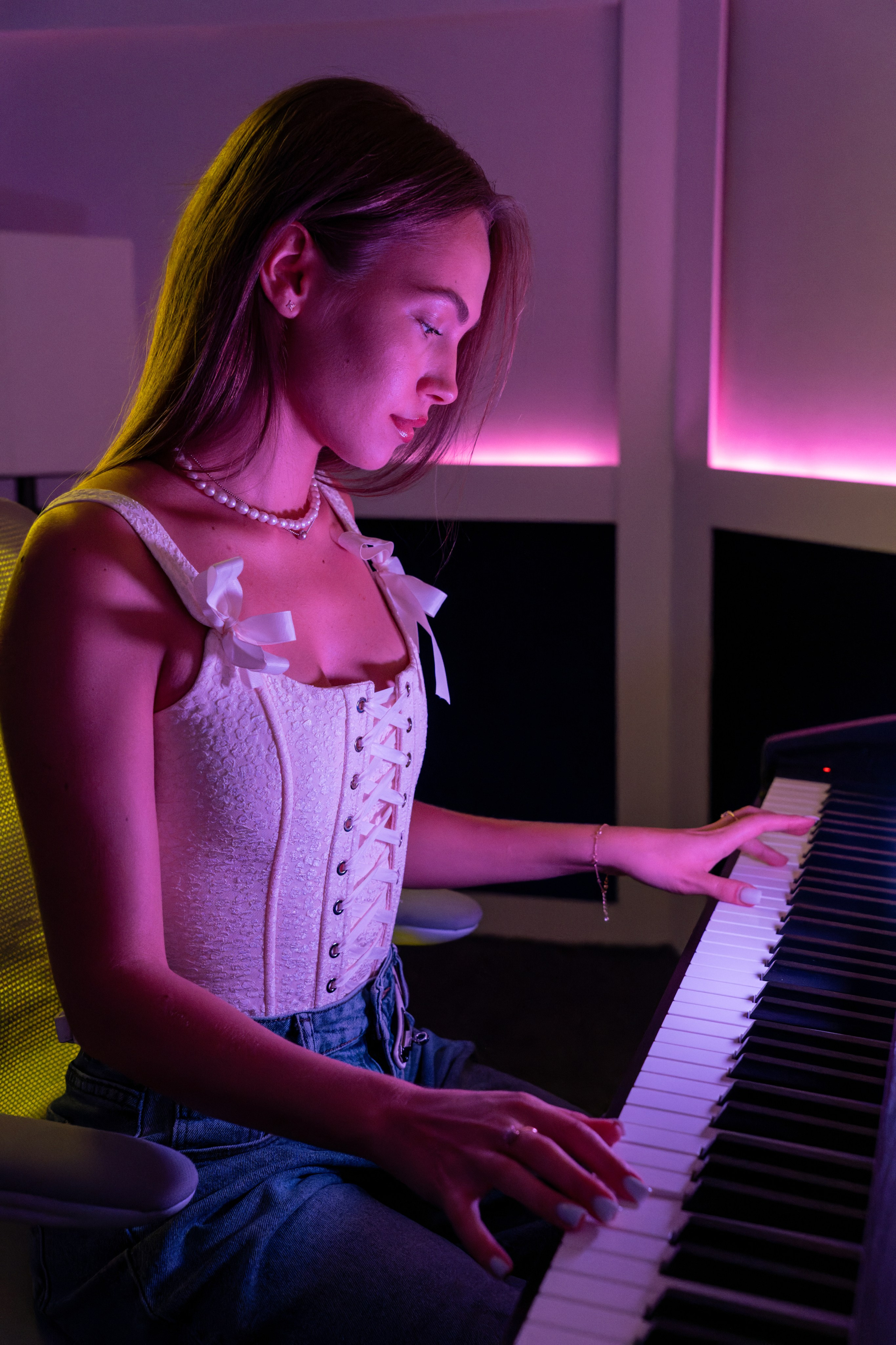 Фотограф на прогулочную фотосессии, фотосъёмка в парке, фотосессии в цветущем саду, студийные фотосессии. «Студия DRONAVT`s» — видеосъёмка и фотография г. Москва