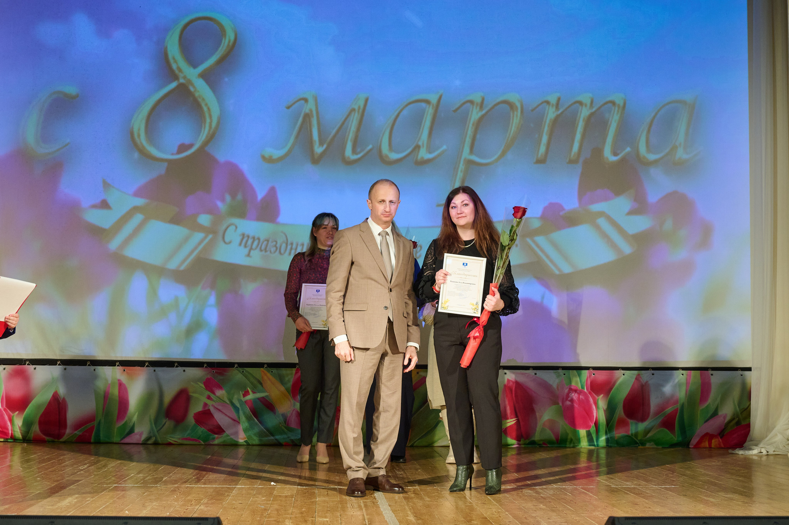 8 марта ДК Кабардинка. Жизнь курорта Кабардинка в фотографиях