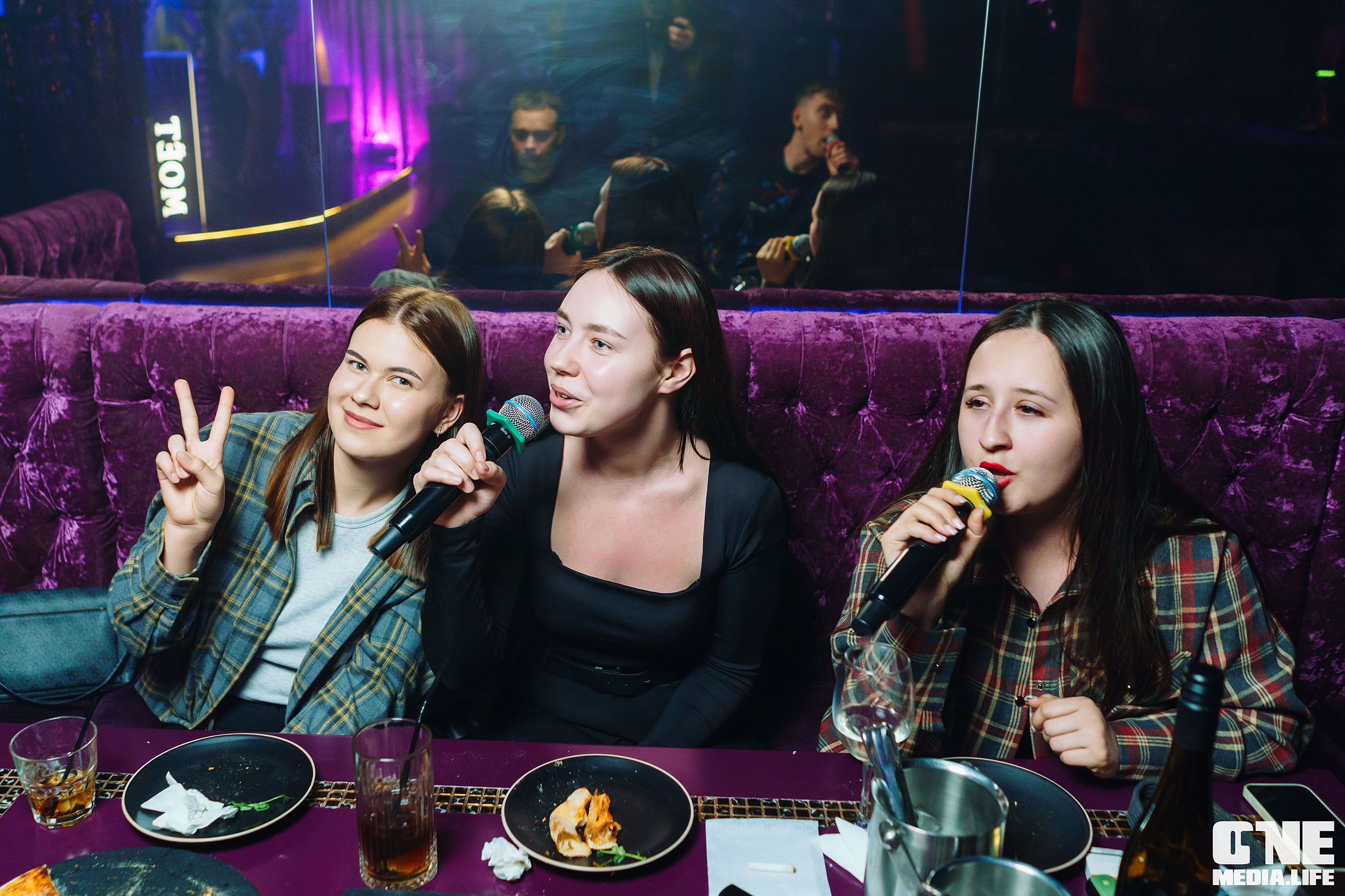 Фоторепортаж из караоке-клуба Эйфория. One Media Life: фоторепортажи, фотоотчеты с мероприятий и заведений