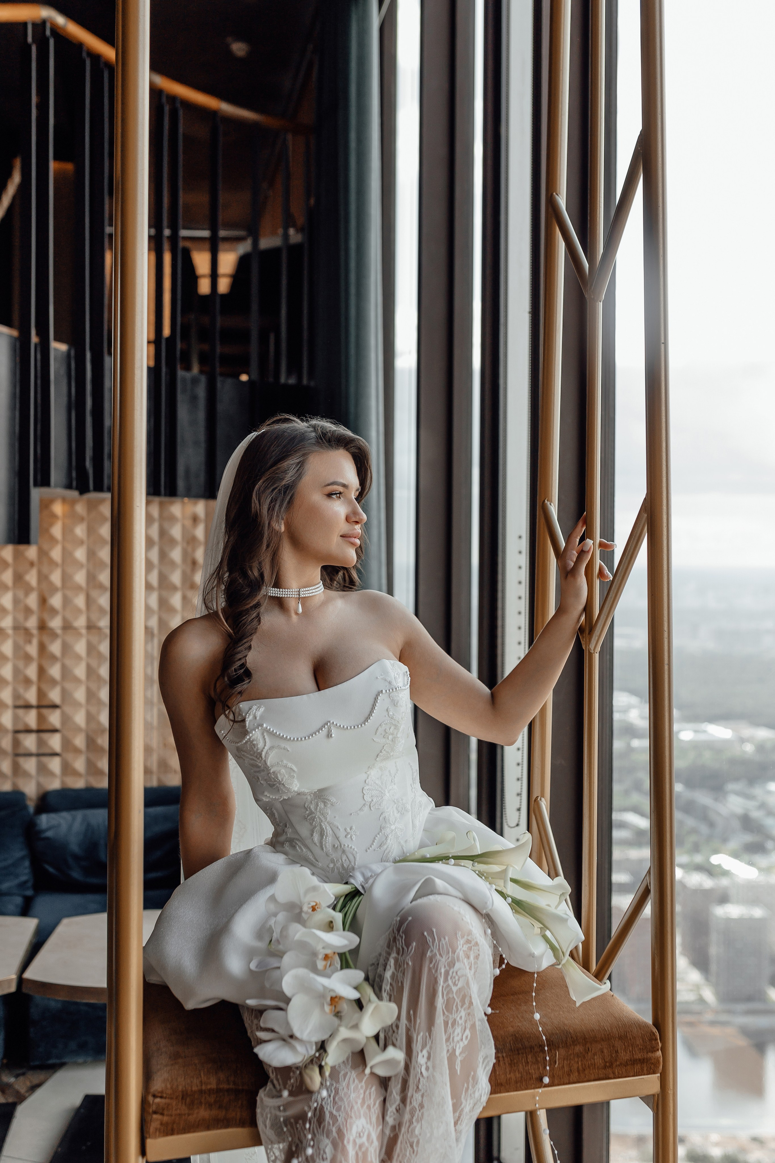 свадебная фотосессия в ресторане бердс башня Око Москва Сити