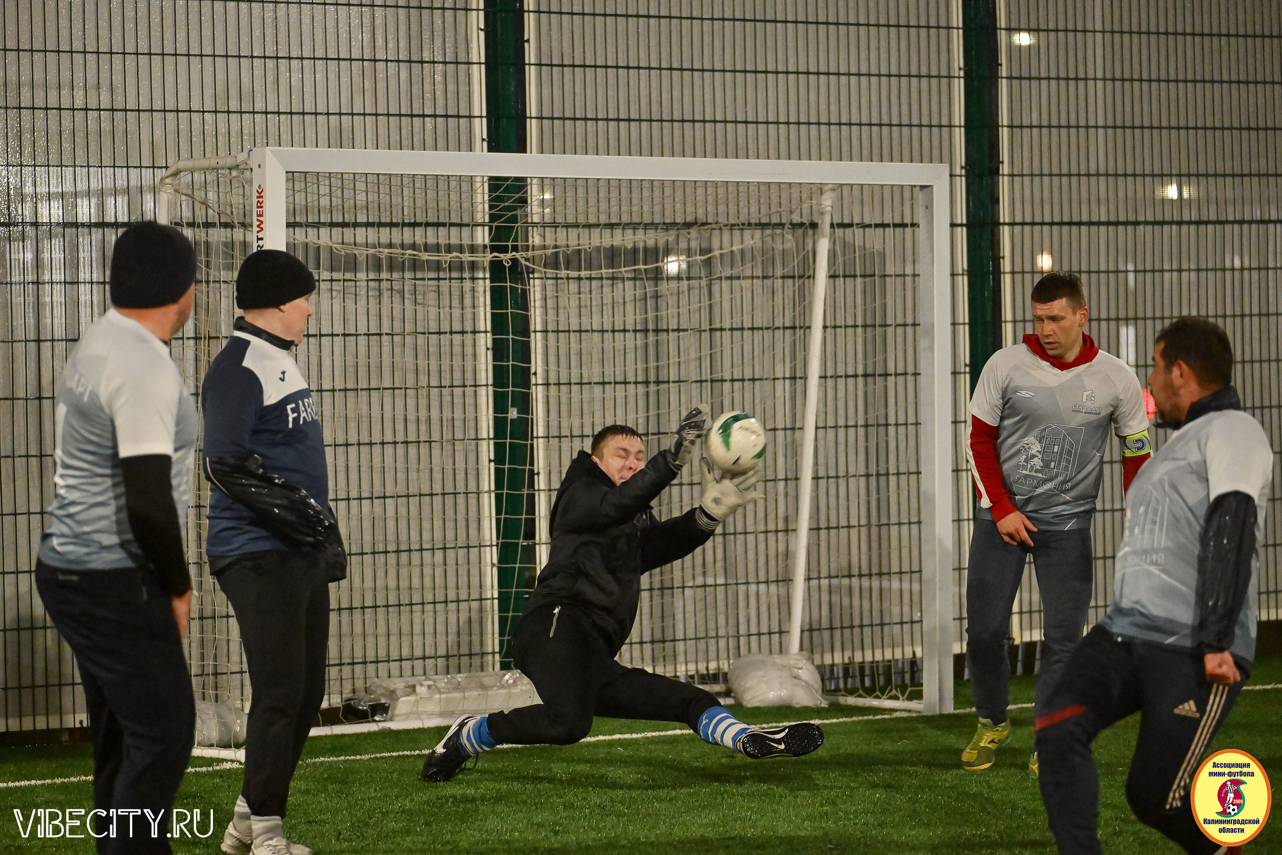 ИГРЫ МИНИ-ФУТБОЛЬНОЙ ЛИГИ. VIBECITY.RU Вайб Сити Ру Фоторепортажи Фотоотчеты Калининград