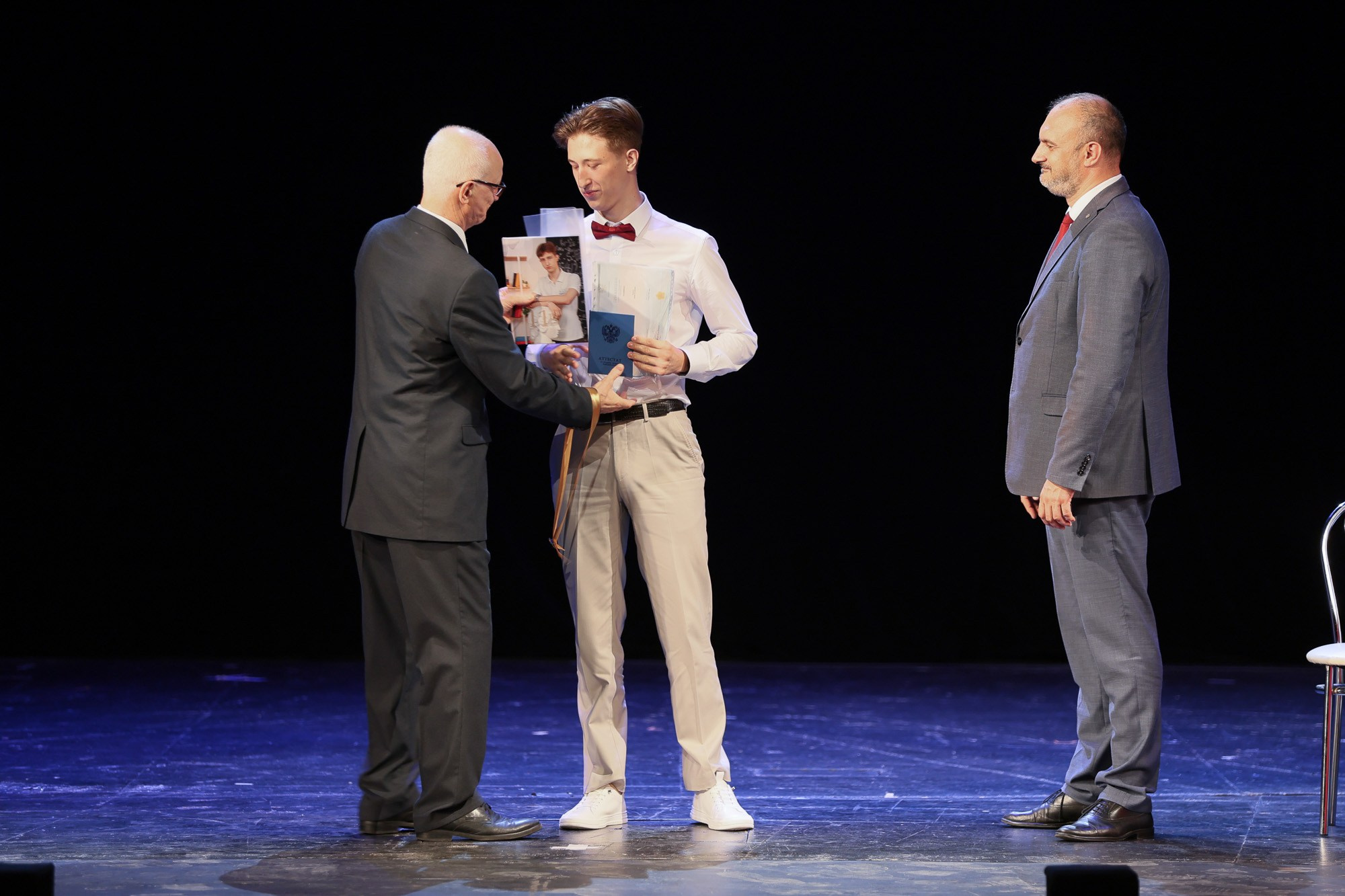 Выпускной вечер в Севастопольской гимназии № 1 имени А. С. Пушкина. Свадебный фотограф, фотосъемка в Крыму, Севастополе, Симферополе, Ялте