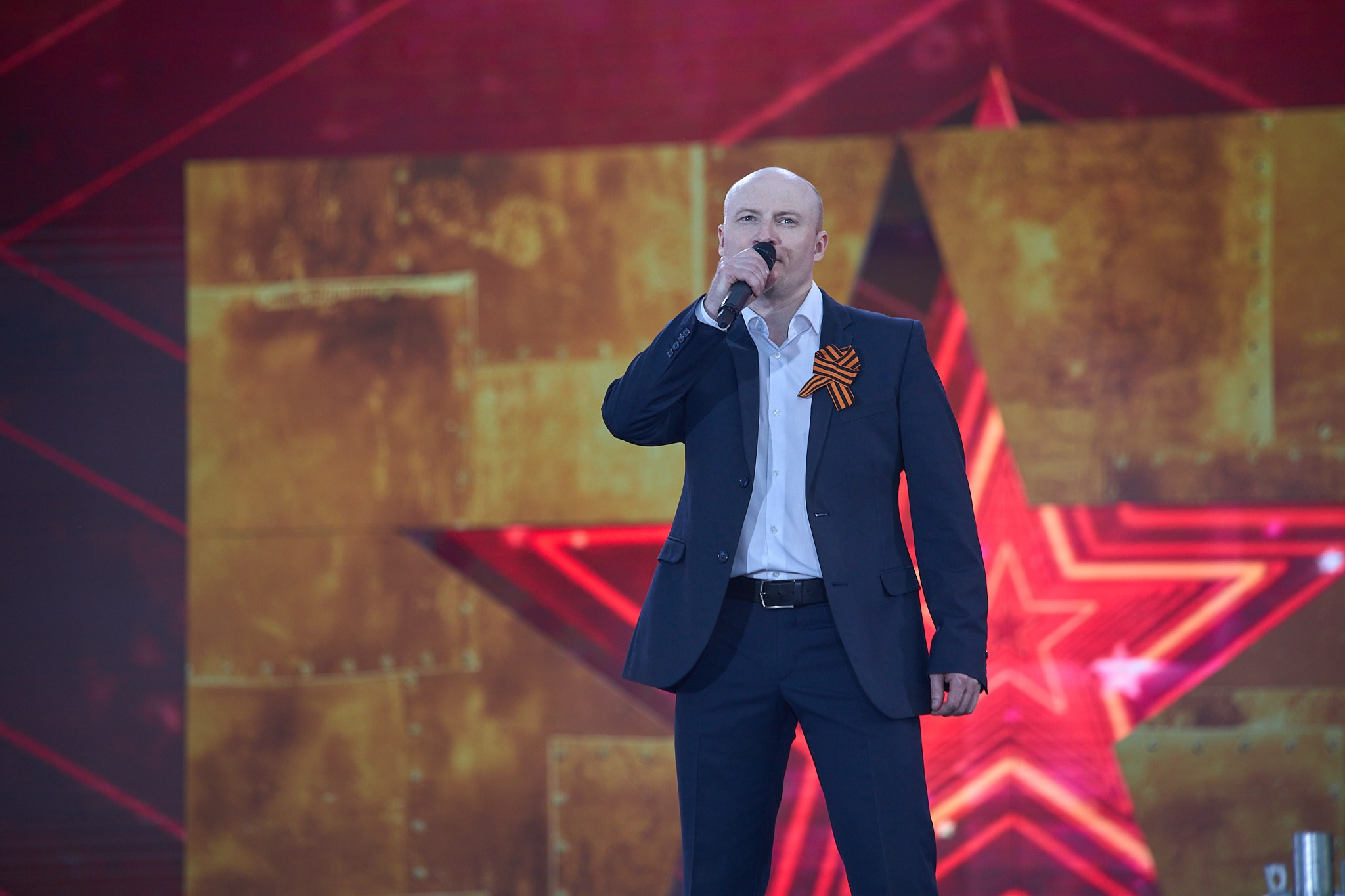 Концерт 9 мая 2025 года на соборной площади. Фотограф Омск | Александр Вандеров