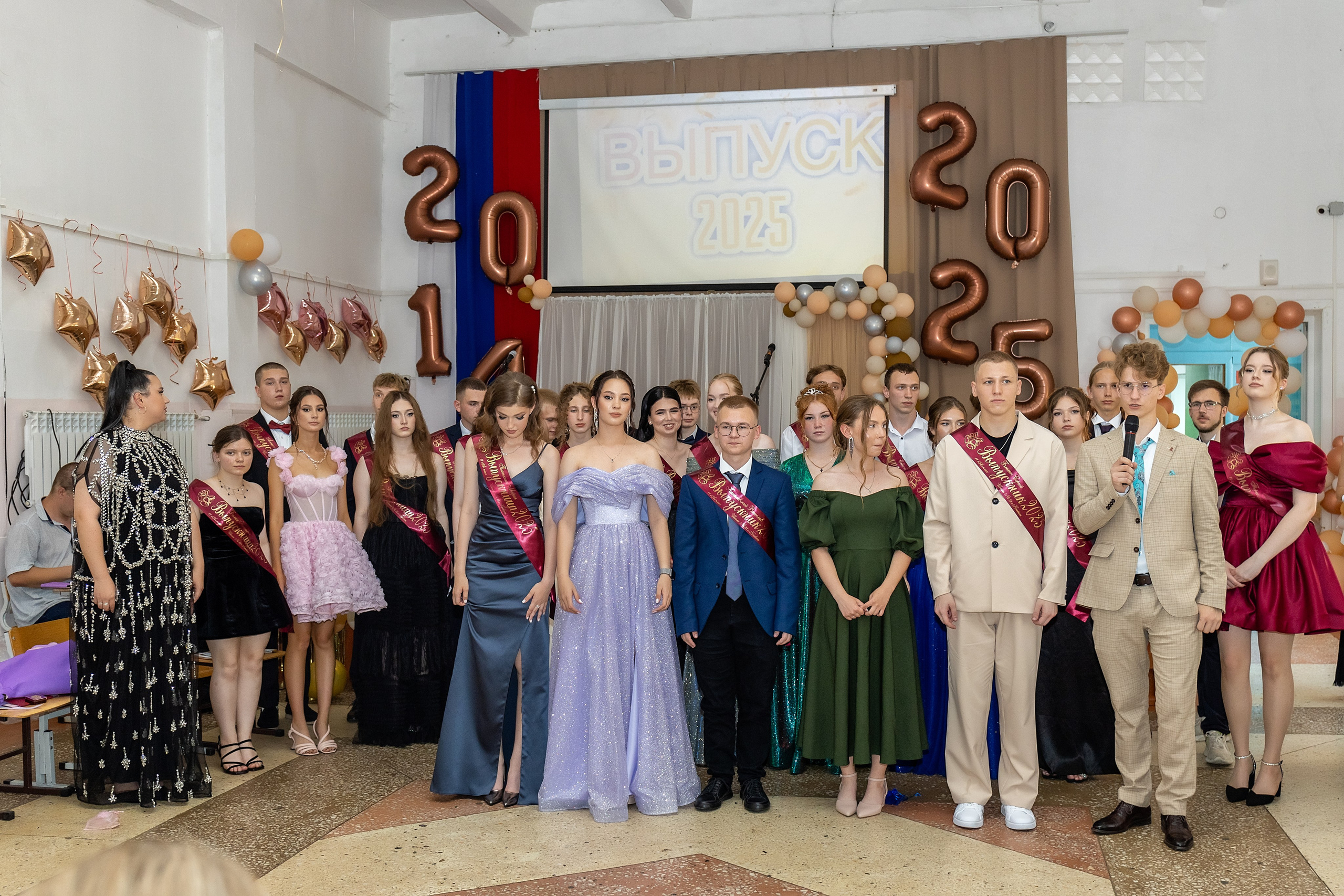 Выпускной. Школа 22, 11 класс. Стильный выпускной альбом Владивосток фотограф Вероника Мигачева