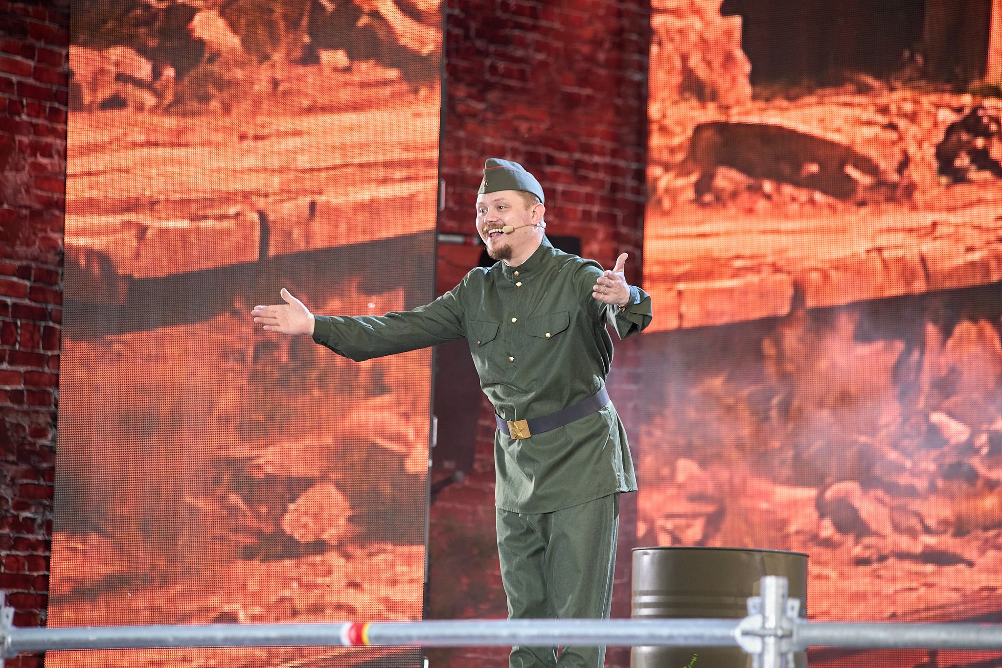 Концерт 9 мая 2025 года на соборной площади. Фотограф Омск | Александр Вандеров