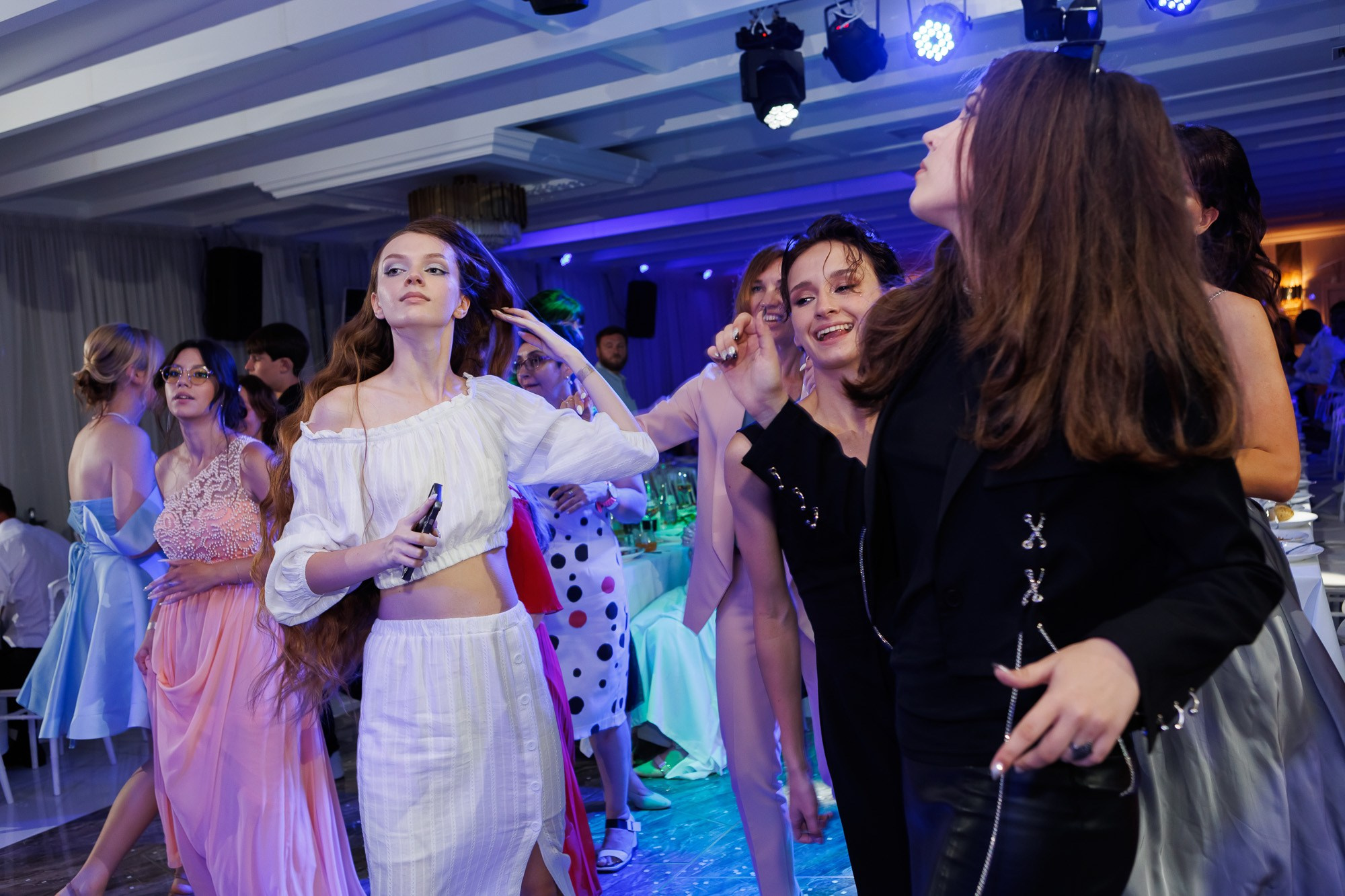 Выпускной вечер в Севастопольской гимназии № 1 имени А. С. Пушкина. Свадебный фотограф, фотосъемка в Крыму, Севастополе, Симферополе, Ялте