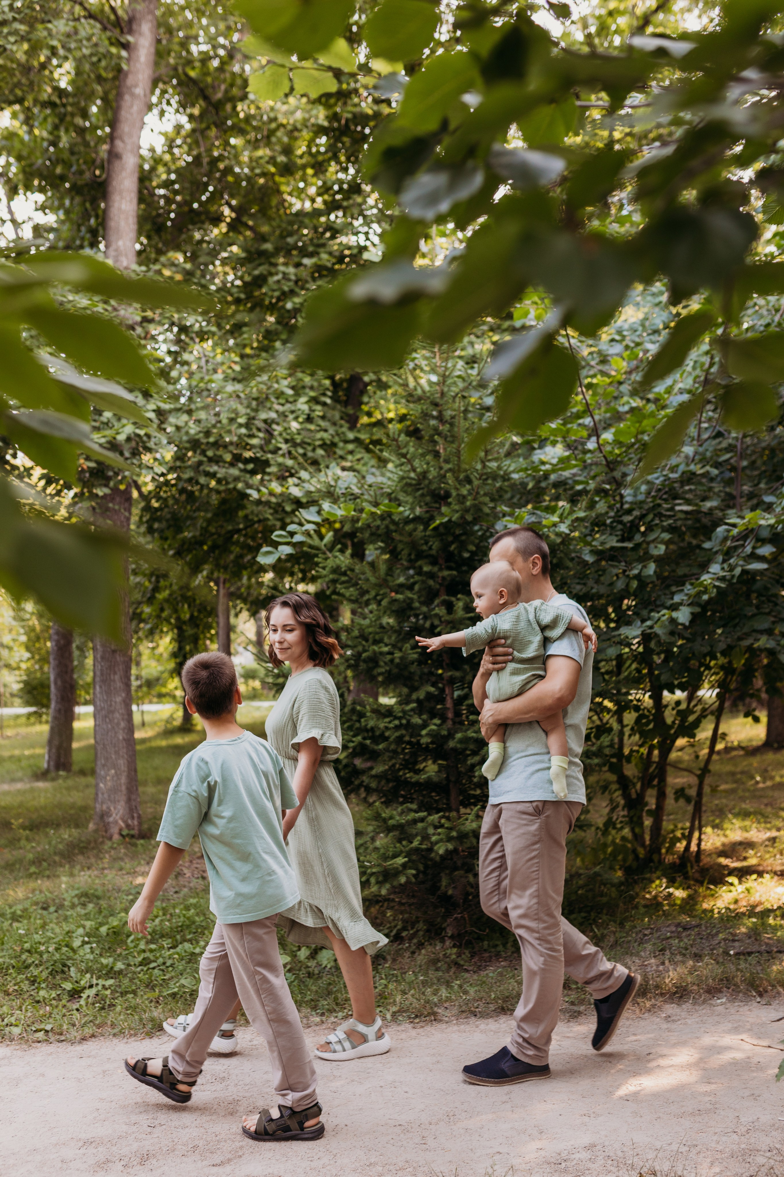 Семейные фотосессии на улице Барнаул. Фотограф новорожденных в г. Барнаул Ренпенинг Катерина