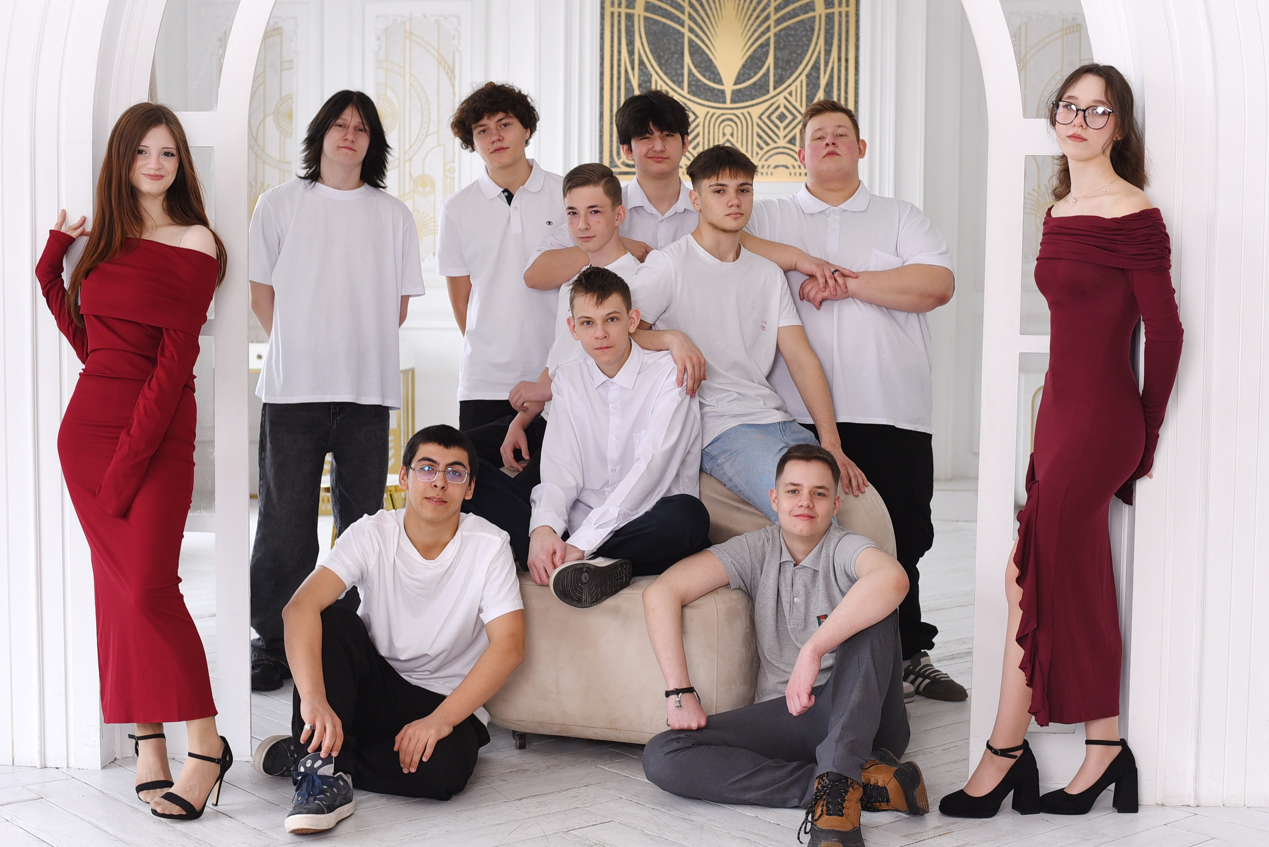 Фотоальбомы для старшей школы. Стильные выпускные альбомы, детские фотосессии, сюжетные фотографии