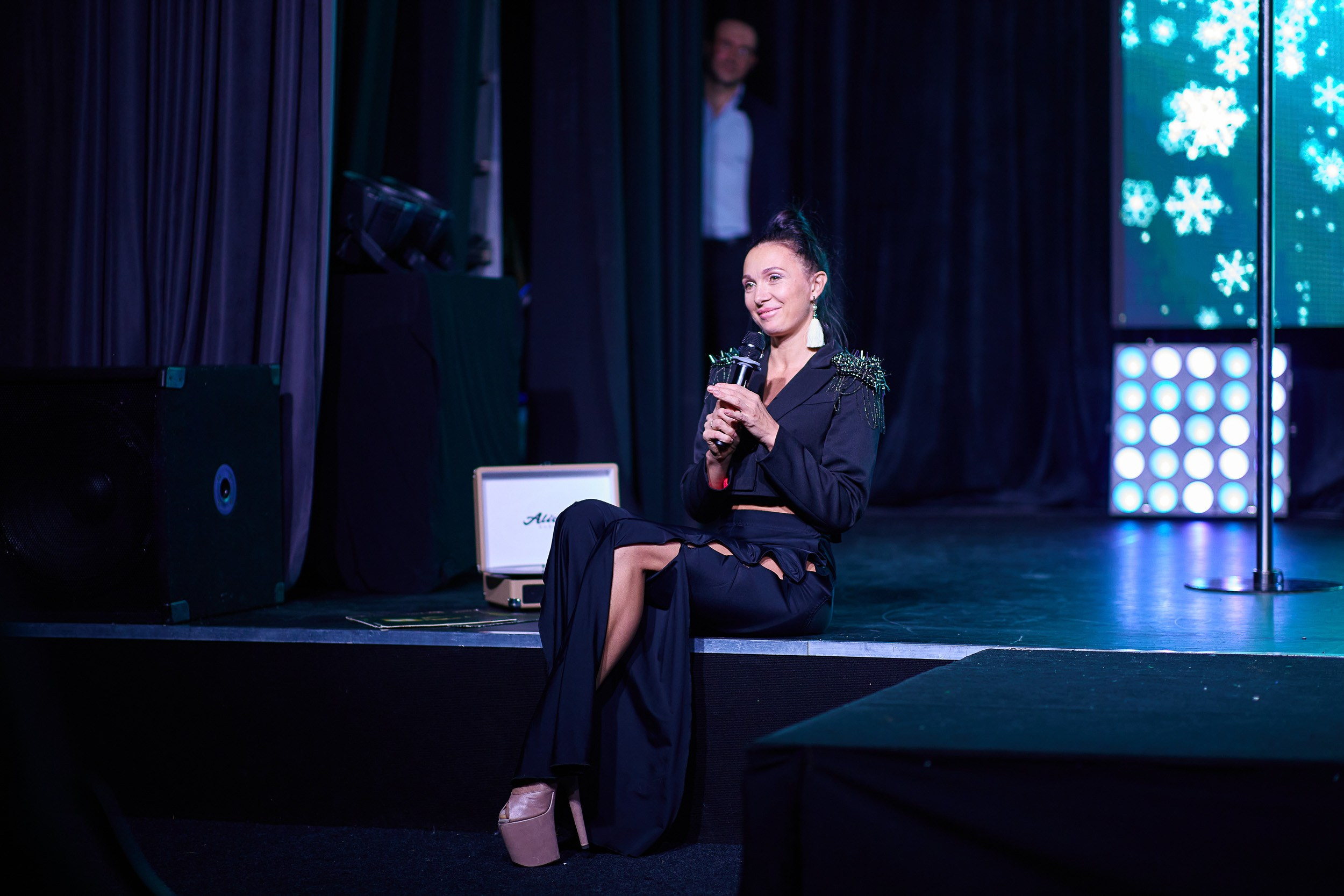 Анонс фоторепортажа с Концерта Грация. POLE DANCE. Photographer for business Mikhail Semenov. Aqua photo studio, photo school