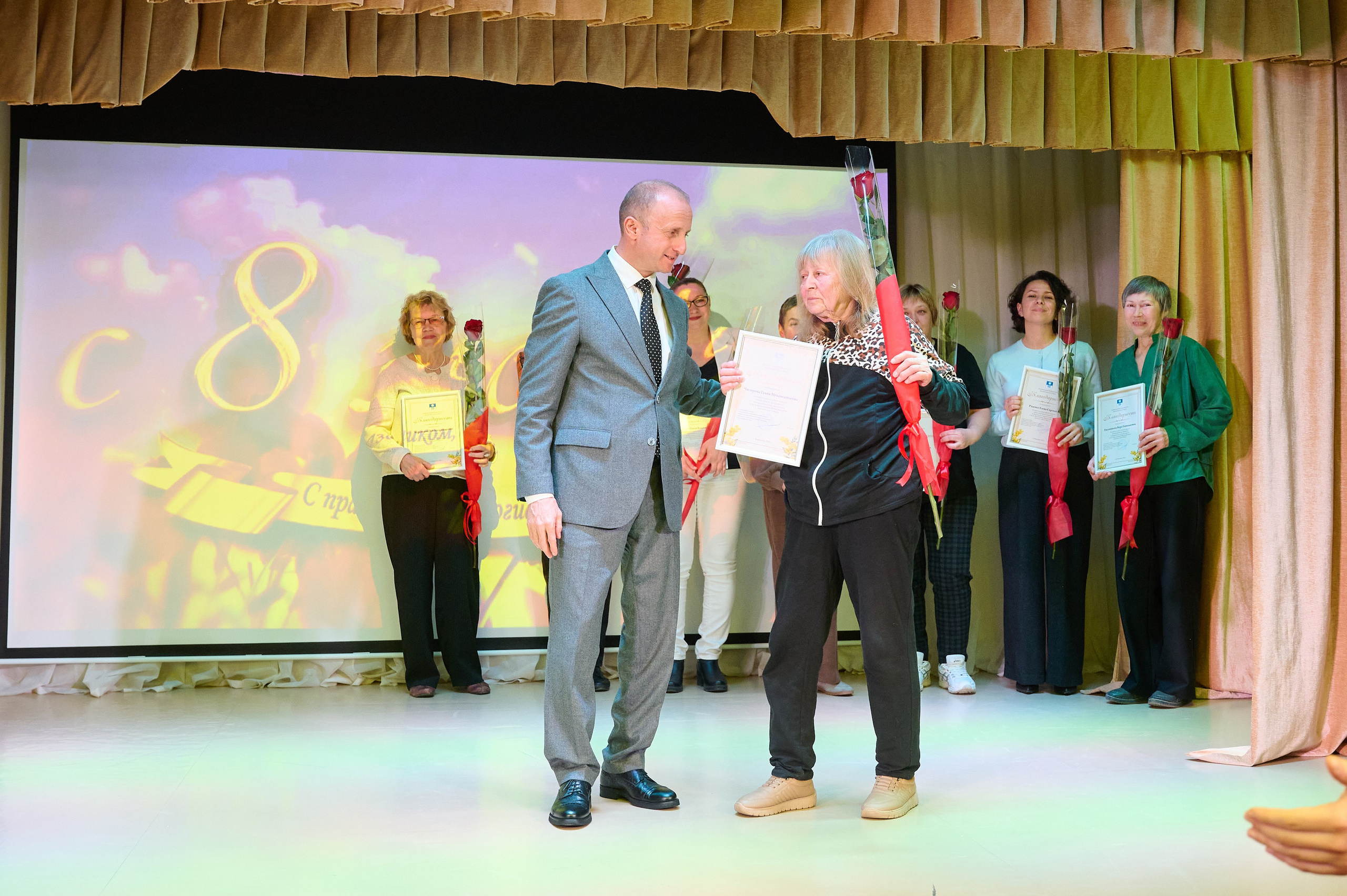 8 марта в Виноградном. Жизнь курорта Кабардинка в фотографиях