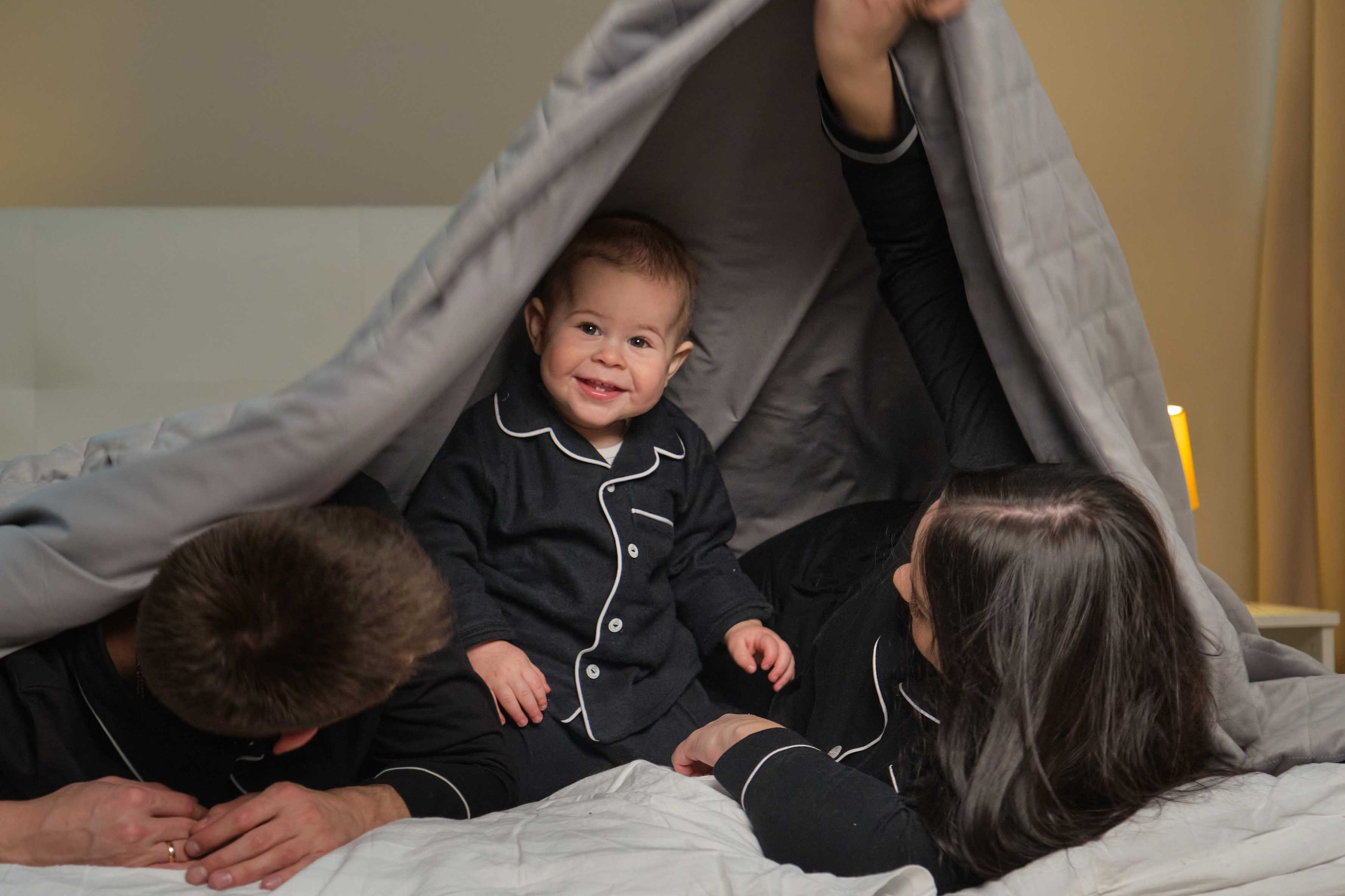 Семейная фотосессия в Самаре. Идеи и образы для съёмки в студии