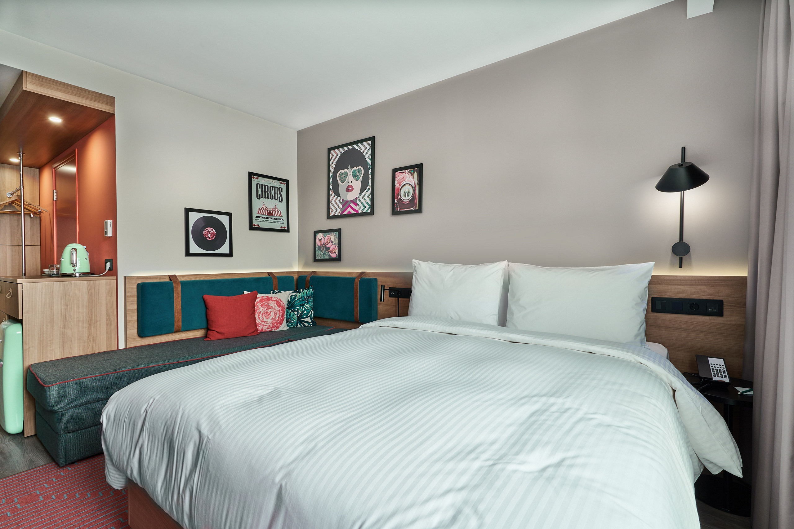 Стандартный номер в отеле Hampton by Hilton, интерьерная фотография выполнена профессиональным интерьерным фотографом