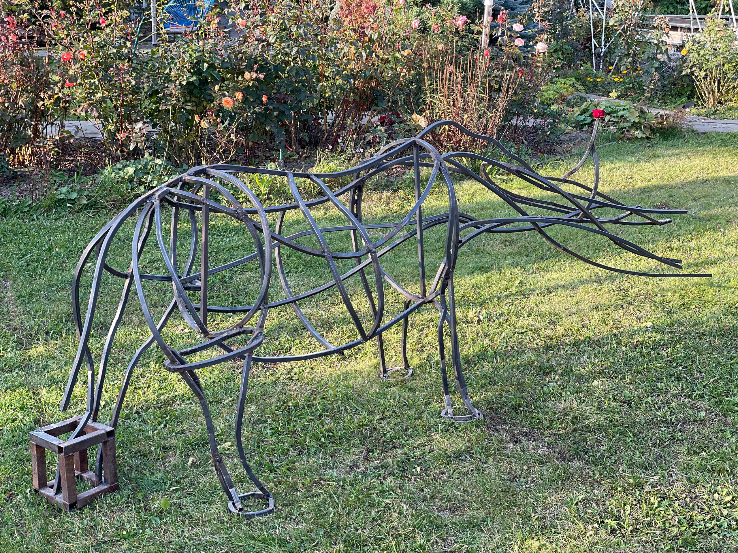 Носорог / rhinoceros. Художник — скульптор Антонина Фатхуллина