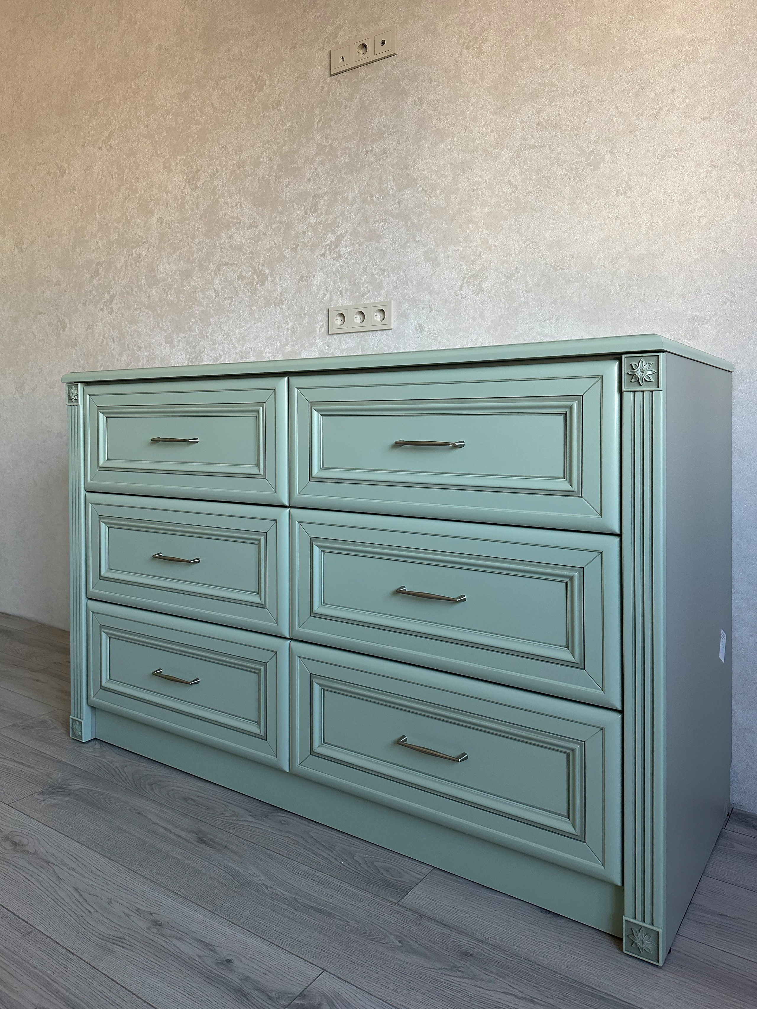 Спальни и гостиные. Мебель на заказ в Евпатории