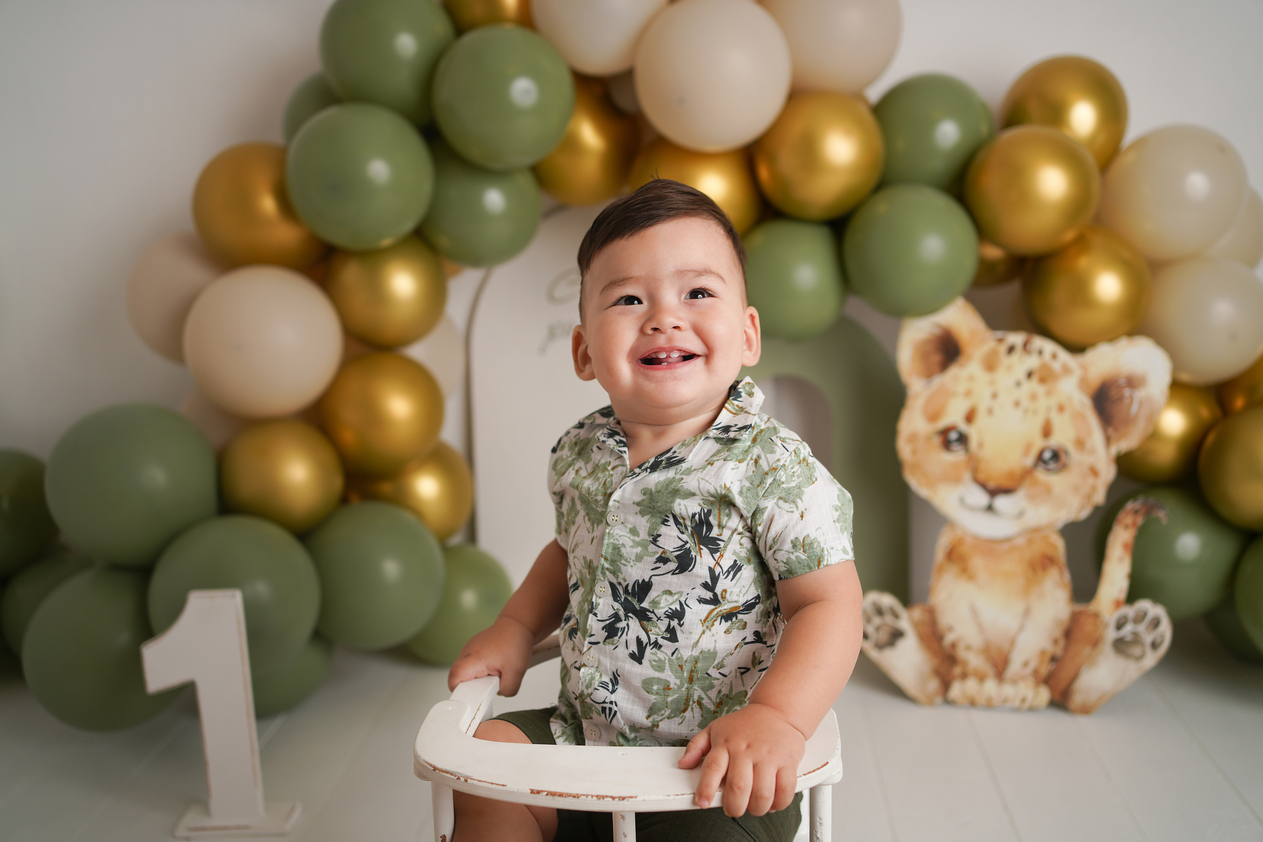 На всех фотографиях Саид улыбается.