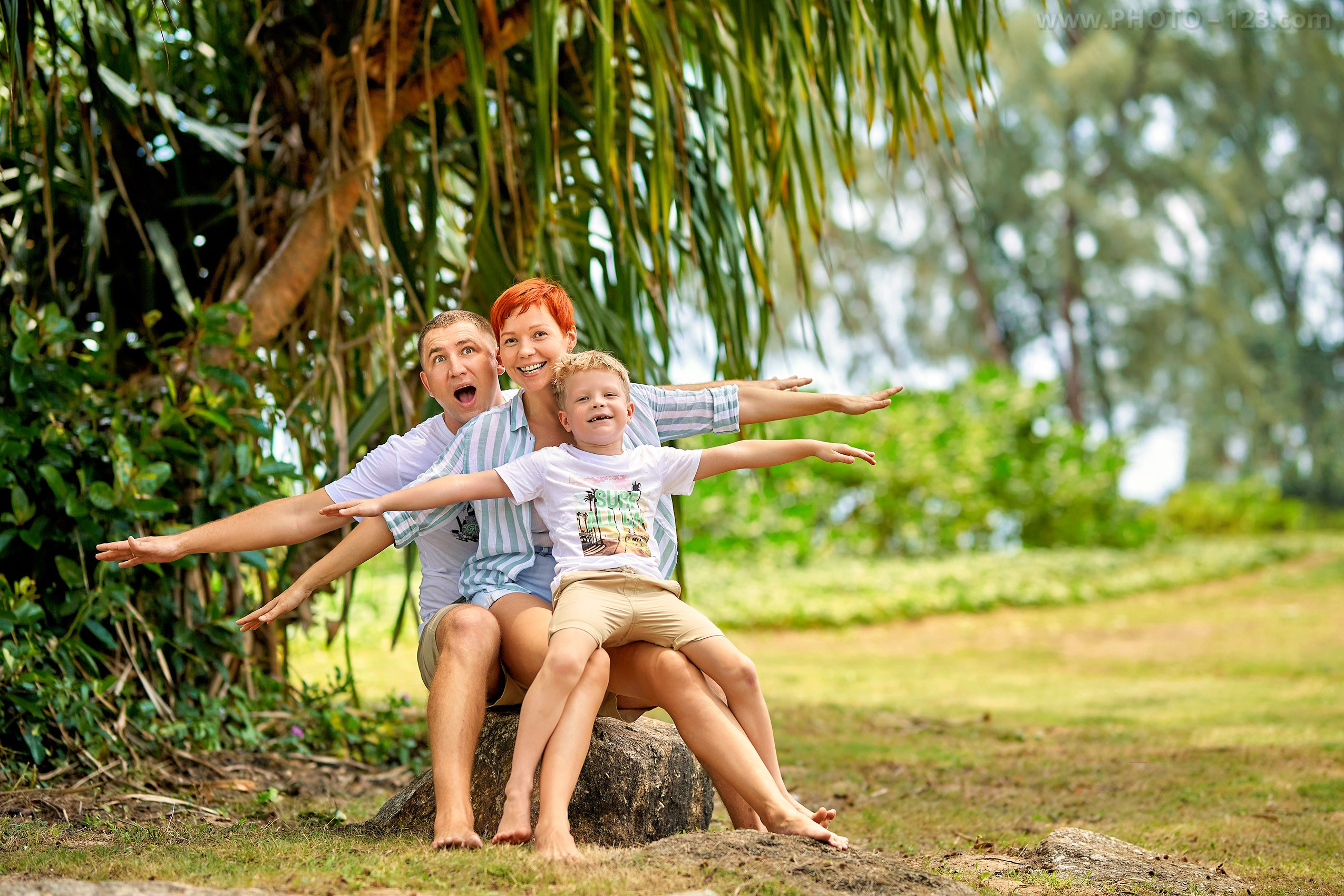 Family Photoshoot in Tropical Park & Beach. Фотограф в Нячанге: коммерческая и семейная съемка | photo-123.com