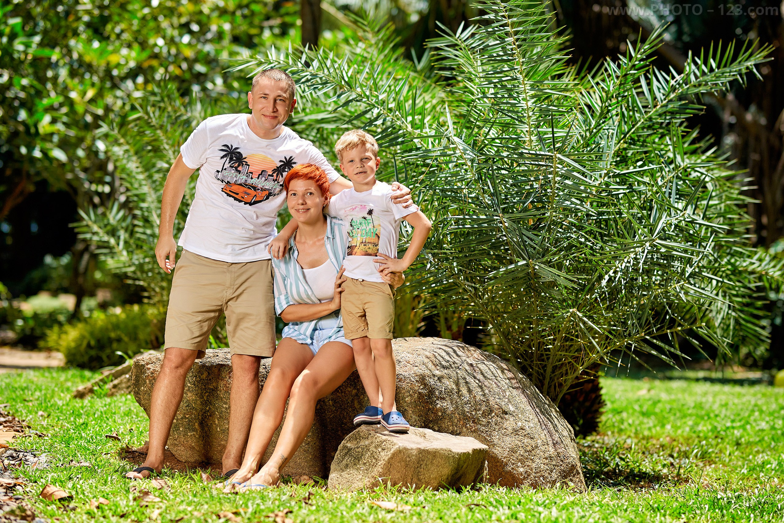 Family Photoshoot in Tropical Park & Beach. Фотограф в Нячанге: коммерческая и семейная съемка | photo-123.com