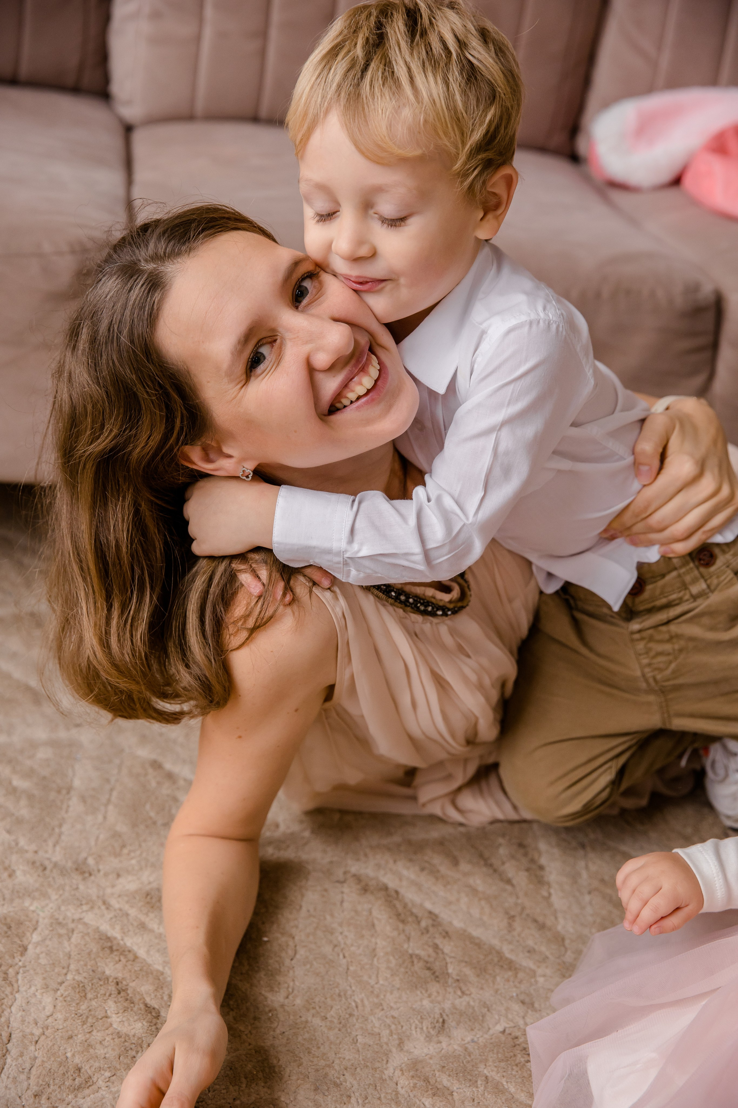 Новогодний сезон начинается с любви 🥰. Семейный и детский фотограф в Москве Вера Ускова