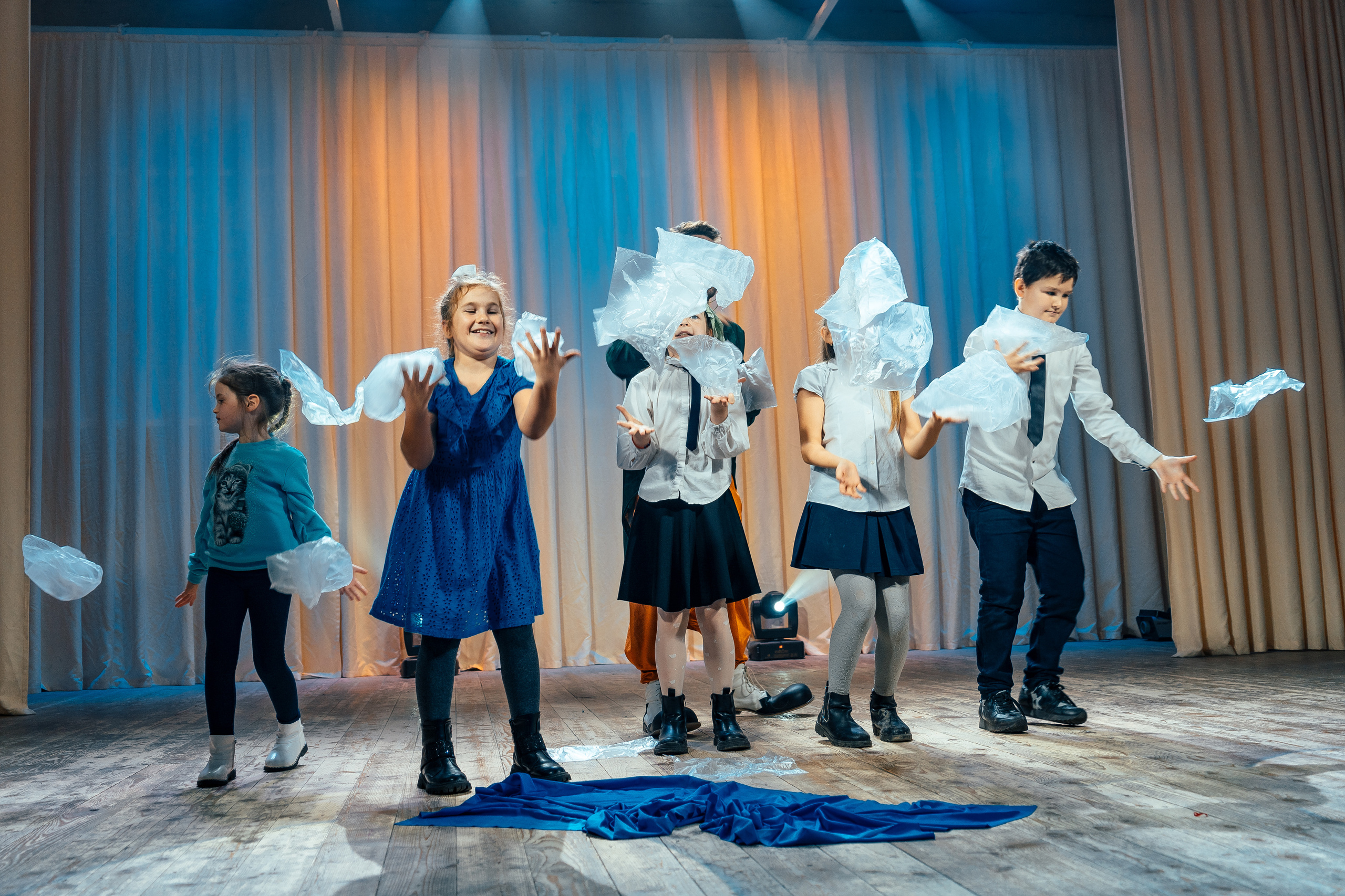 «С цирком — по Кубани». Новотитаровский Дом культуры