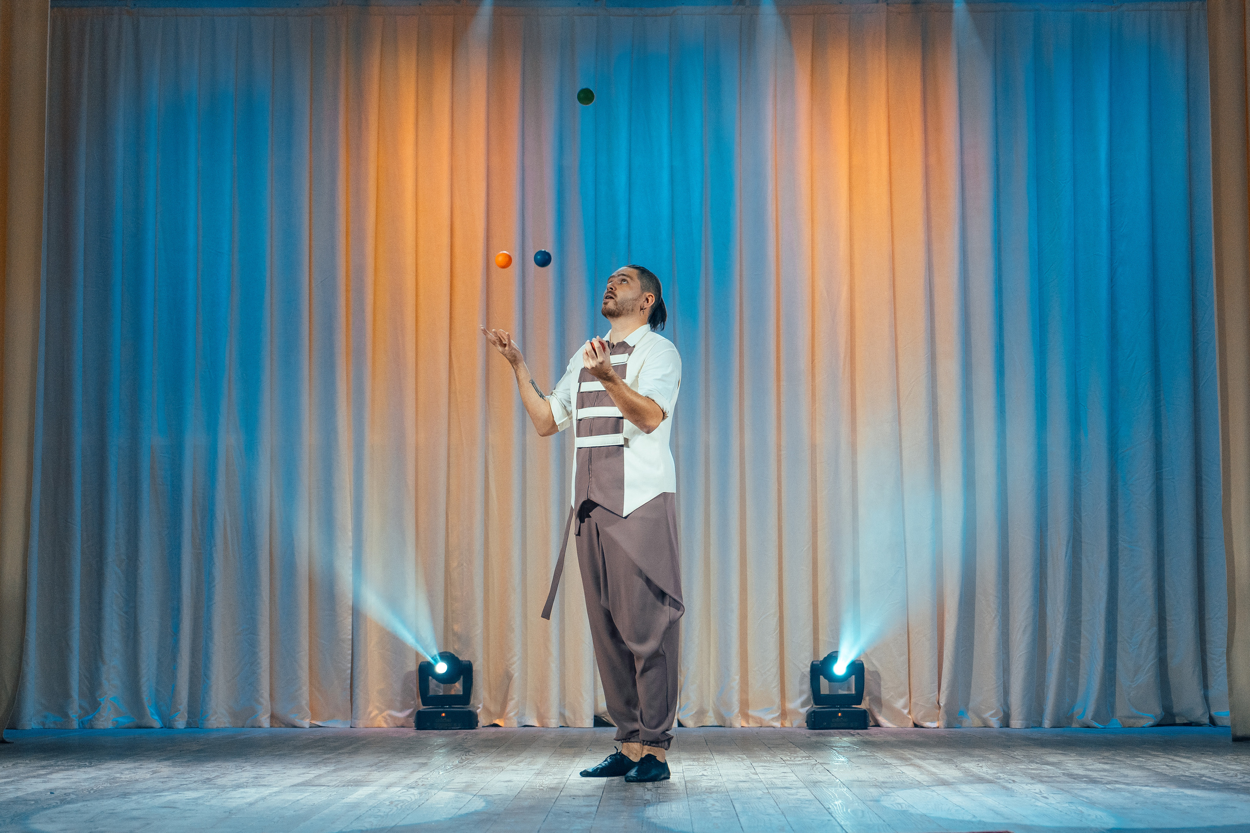 «С цирком — по Кубани». Новотитаровский Дом культуры