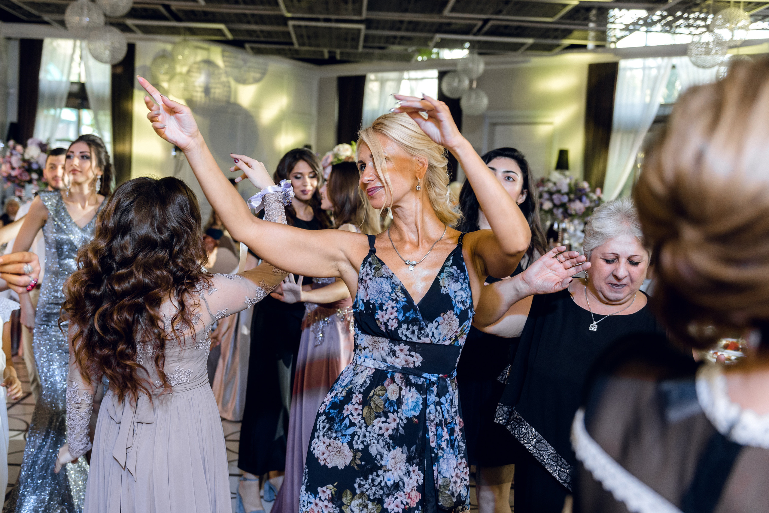 Фотограф и видеограф на свадьбу в Ростов-на-Дону