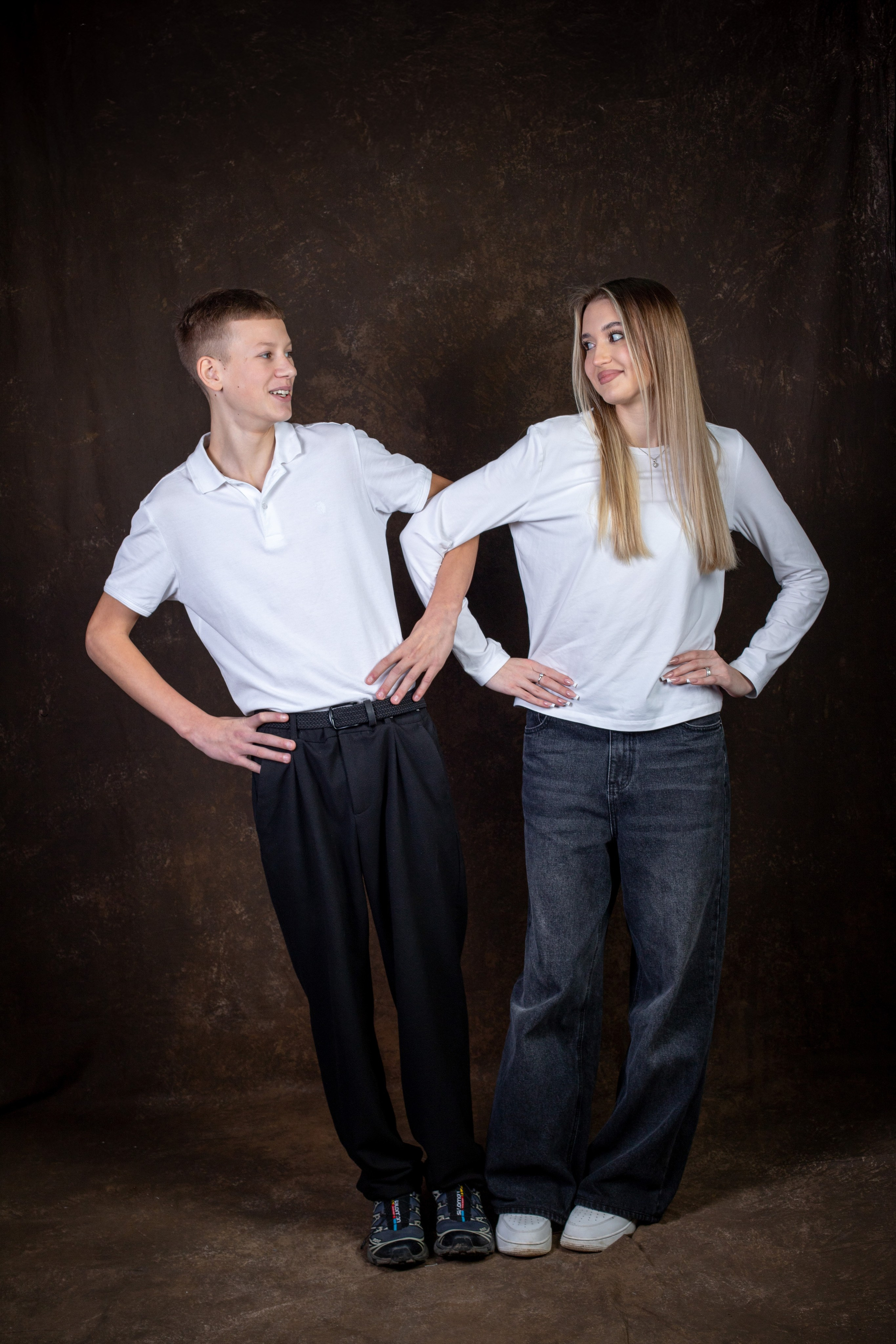 Цены на выпускные альбомы для 9-11 классов. Выпускной альбом в Москве и Домодедово Вышка Школьный фотограф