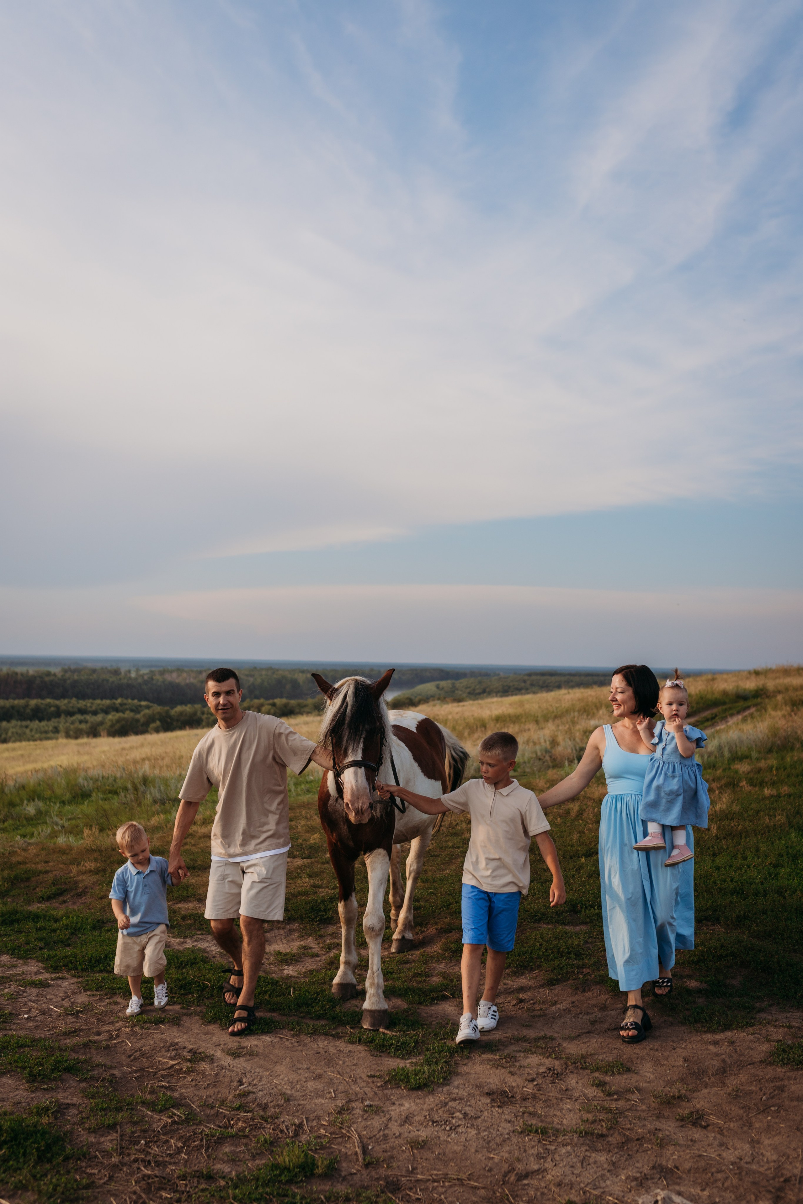Семейные фотосессии на улице Барнаул. Фотограф новорожденных в г. Барнаул Ренпенинг Катерина