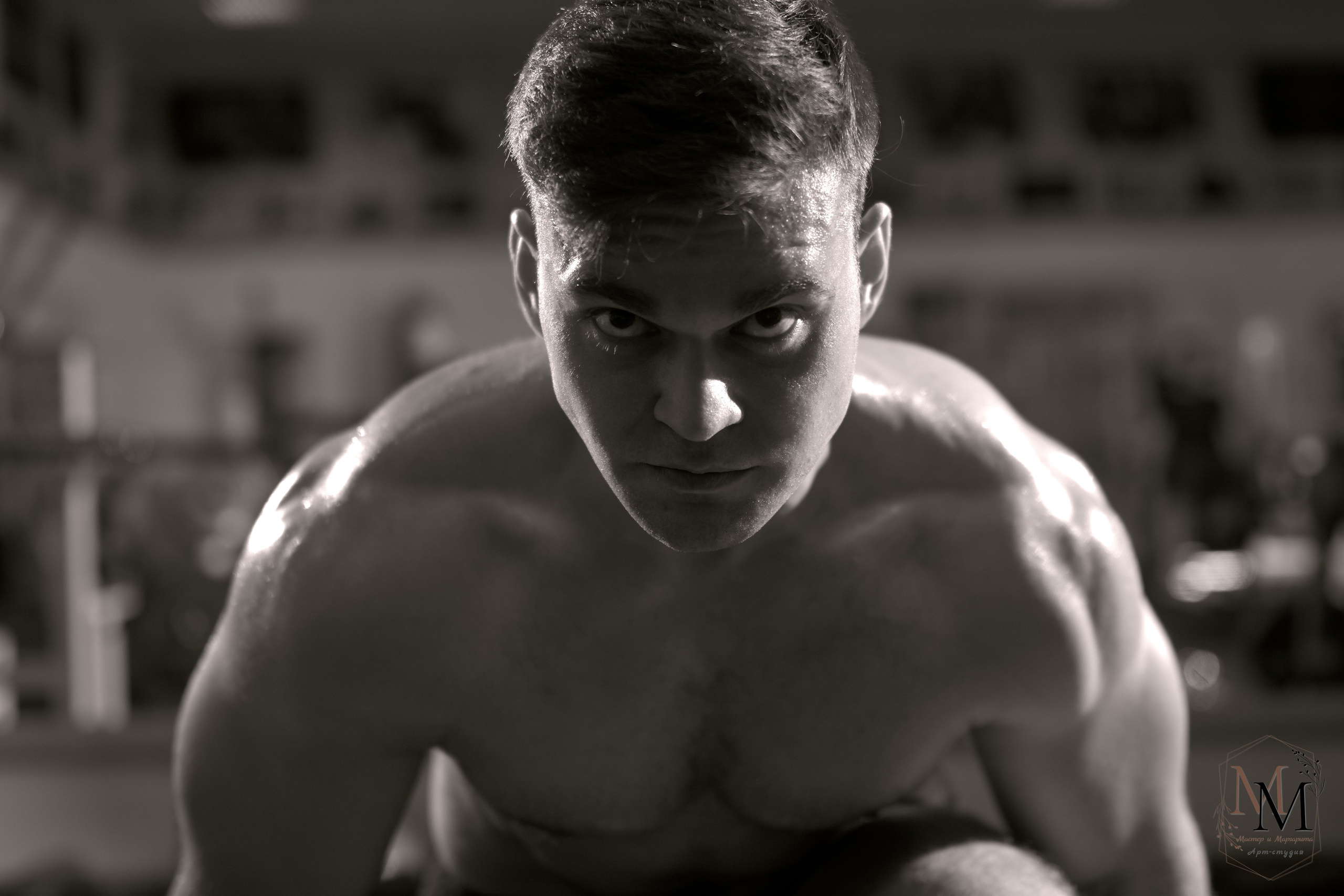Фитнес фотосессии. Фотосессии в спортзале. Арт-студия "Мастер и Маргарита". Мужской портрет. Фотосессии в Сызрани. Фотосъемки в Сызрани. Фотограф в Сызрани.