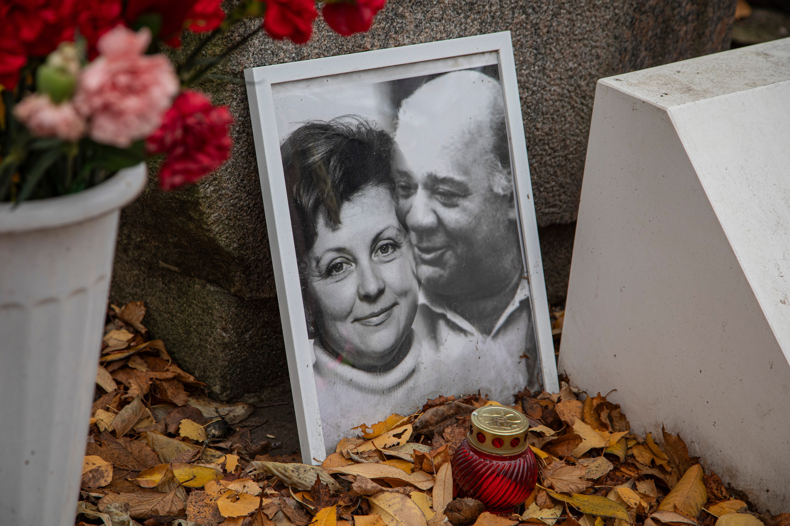 Осенняя прогулка по Новодевичьему кладбищу. Фотограф Сергей Ловкий