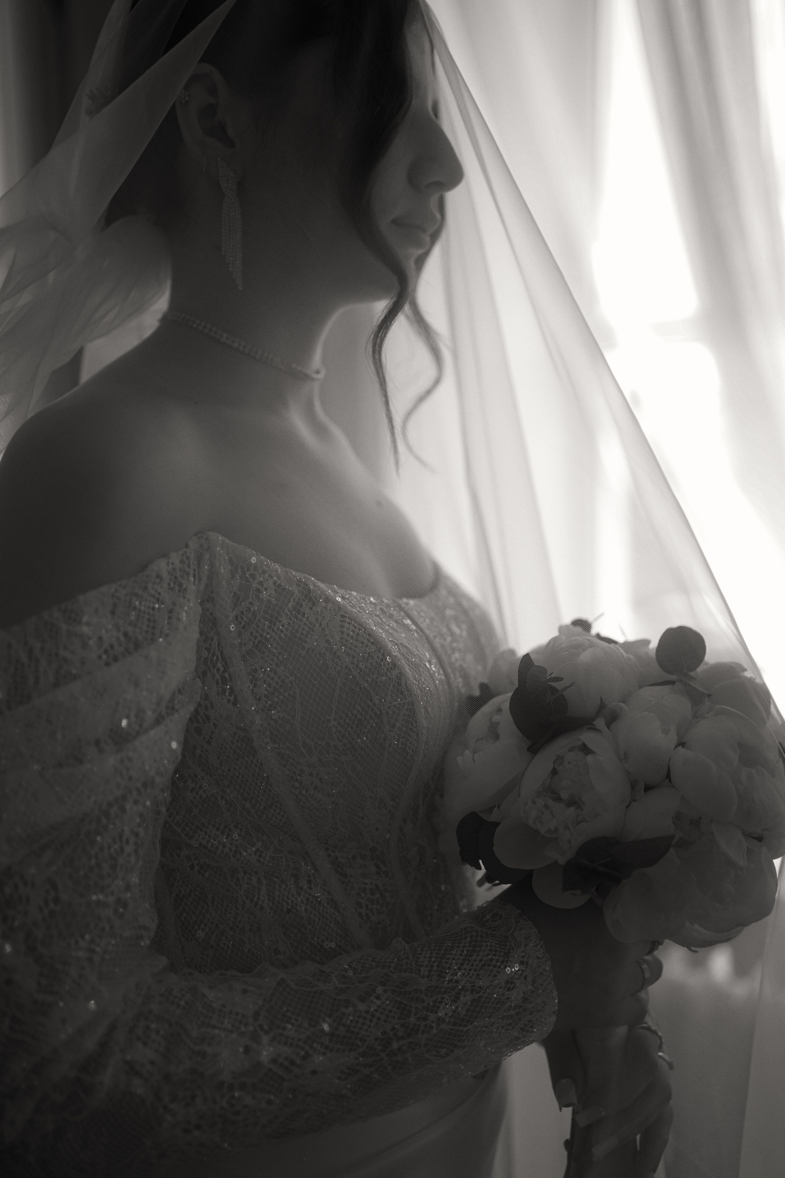 Фотограф и видеограф на свадьбу в Ростове-на-Дону 2026. Профессиональная работа, качественный результат. Свадебный фотограф в Ростове-на-Дону. Таинство Крещения и Венчания, семейные фотосессии. Алёна Чёботова