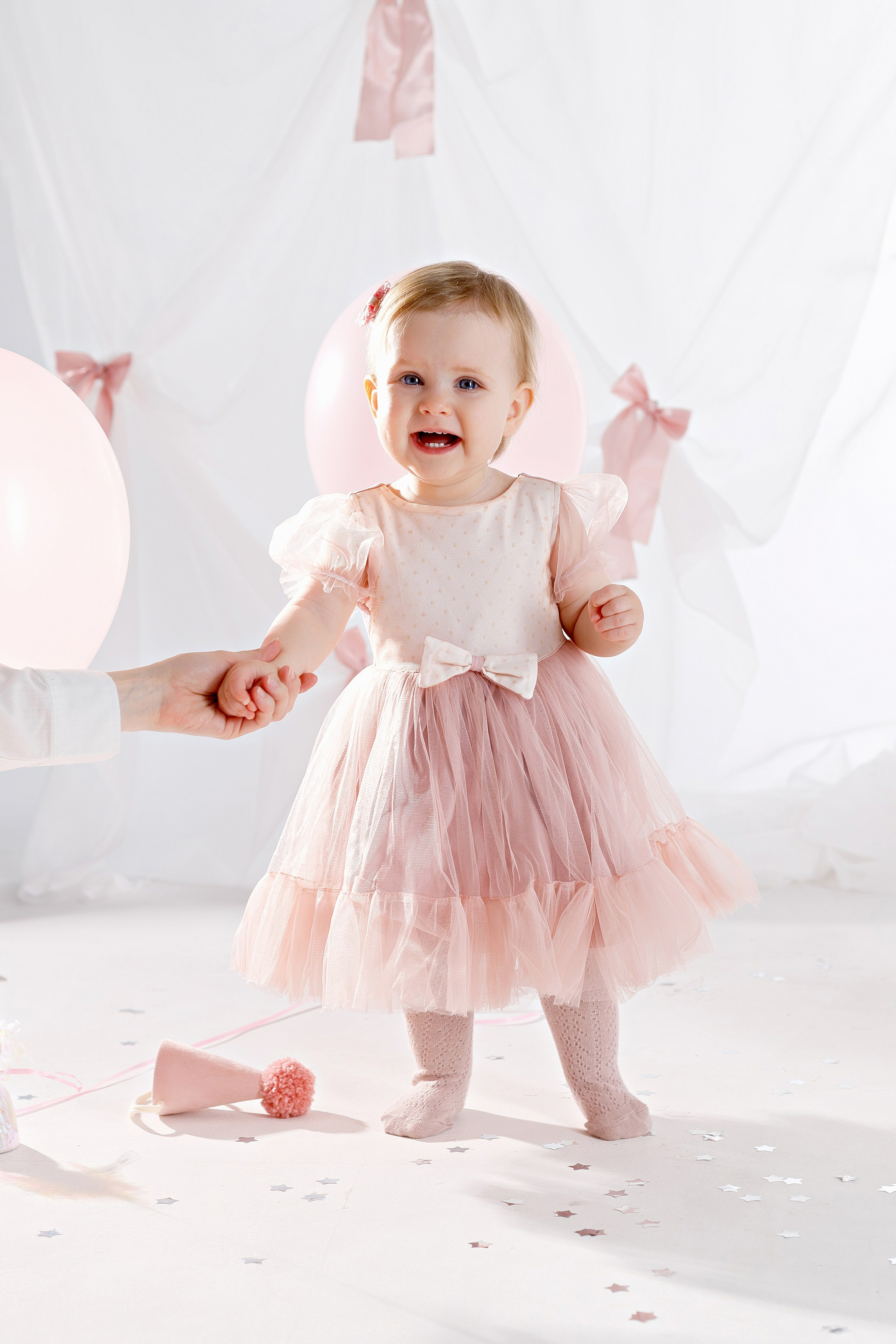Детская фотосессия на 1 годик с декорациями в Сочи. Детский студийный фотограф Сочи