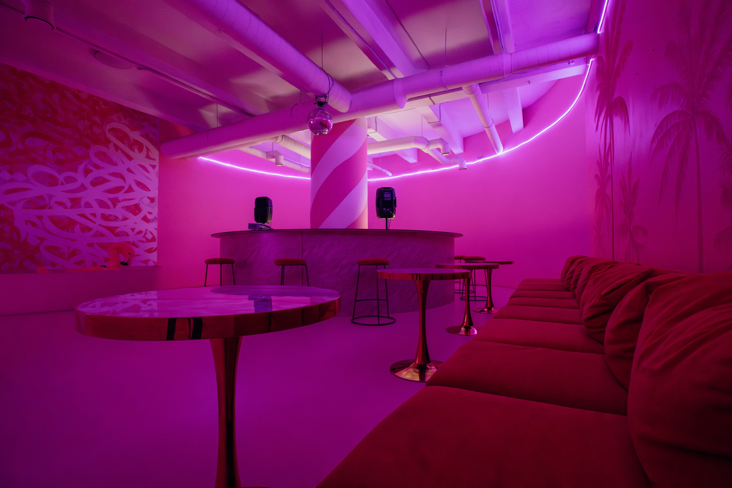 Mr. Flamingo (лето). Аренда лофта в СПб для мероприятий