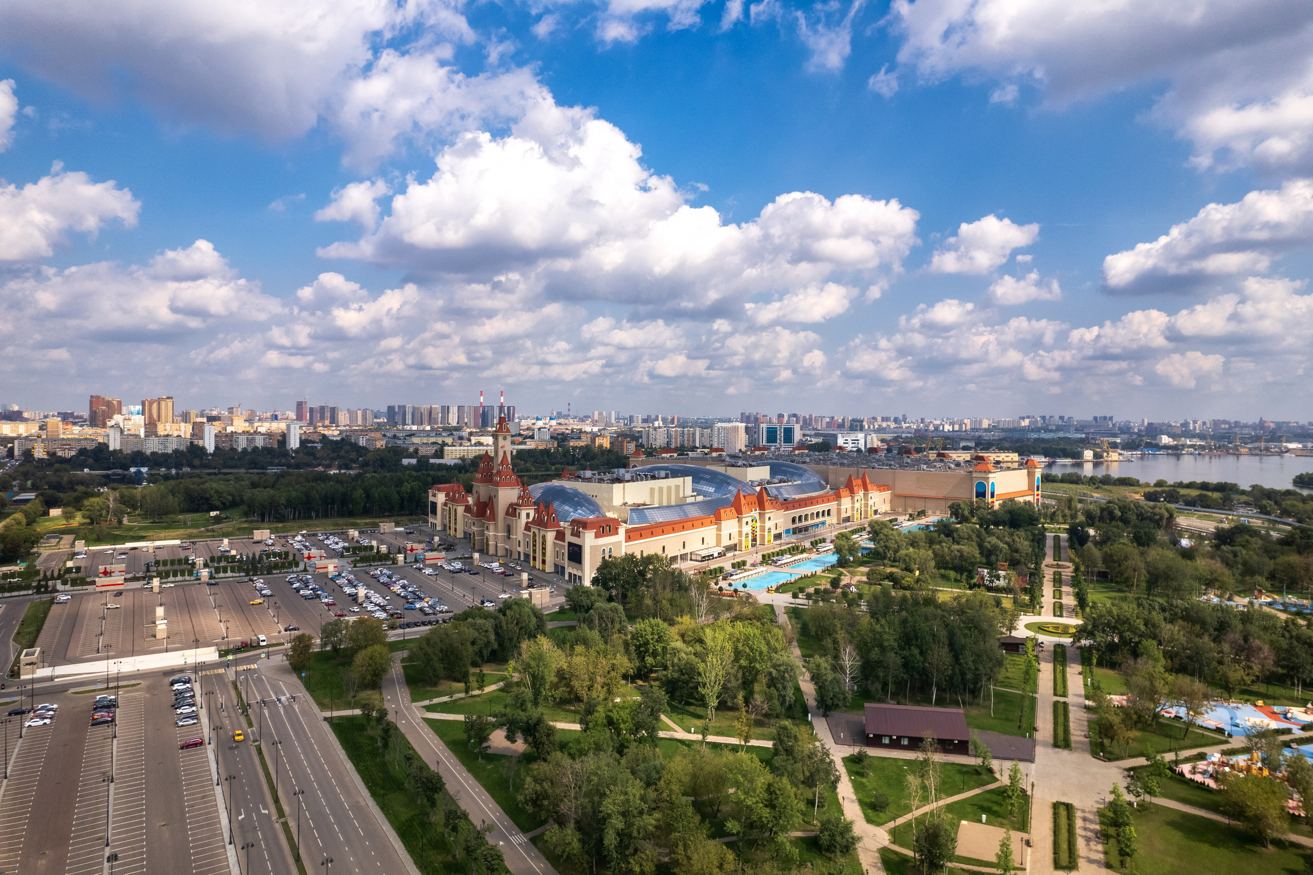 Архитектура и недвижимость. Ход строительства. Съемка с дрона. Профессиональное решение для частных лиц и бизнеса