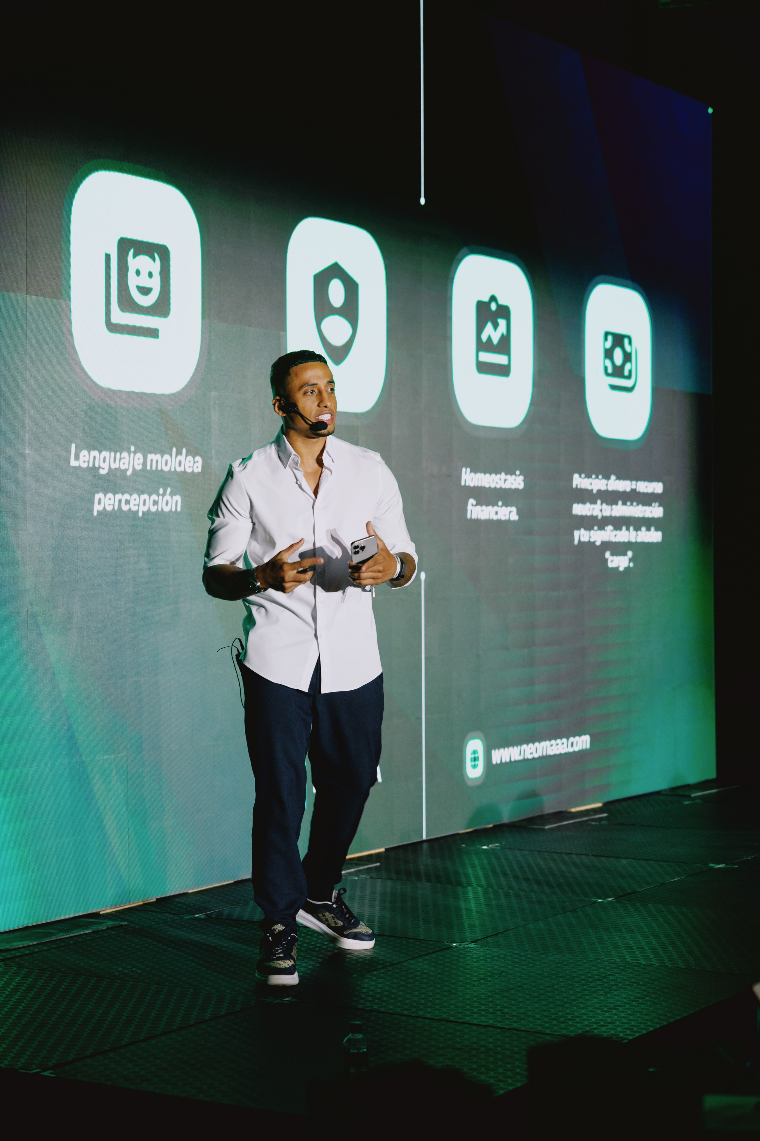 TRADERS DAY By NeomAAA Medellin. NeomAAA Funds Gallery