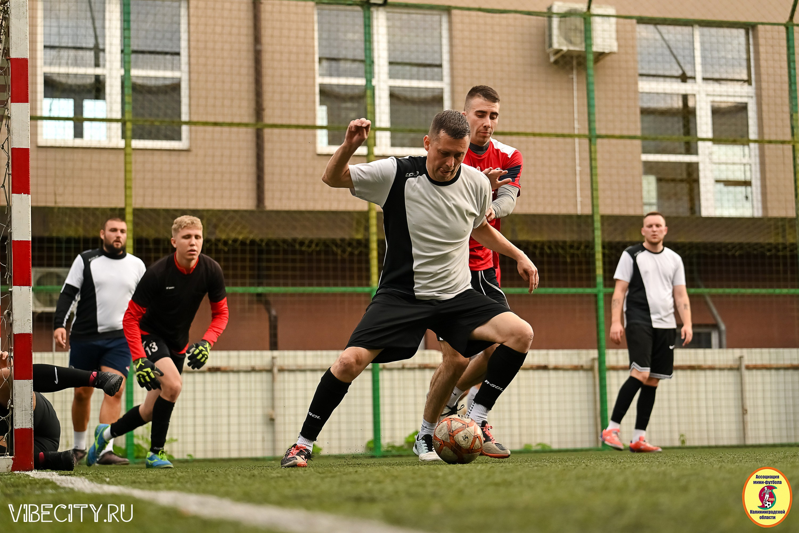 ИГРЫ МИНИ-ФУТБОЛЬНОЙ И КОРПОРАТИВНОЙ ЛИГИ. VIBECITY.RU Вайб Сити Ру Фоторепортажи Фотоотчеты Калининград