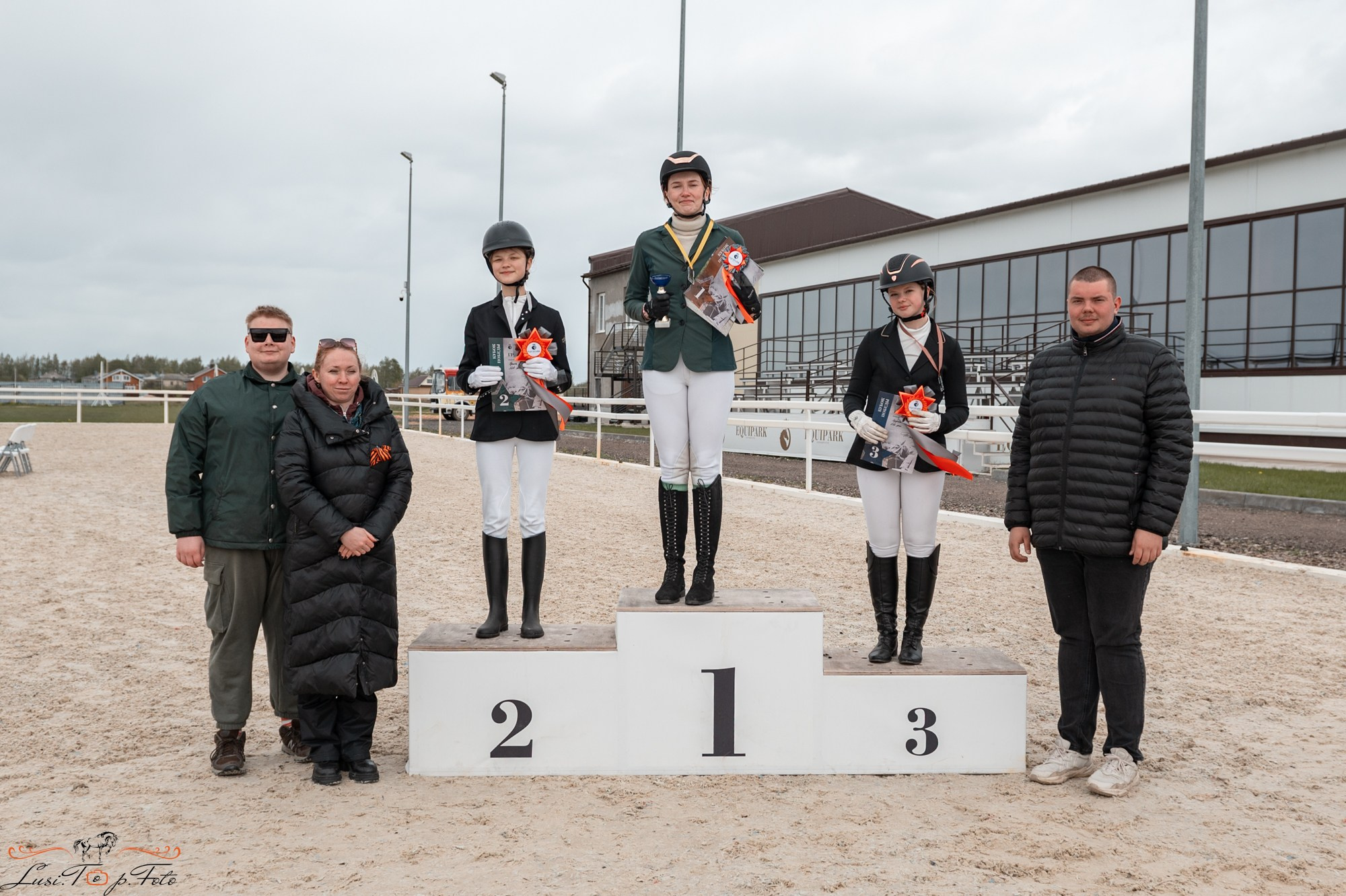 Кубок Победы конного Клуба EQUIPARK по выездке. Конный и фотограф с животными в Твери Топталова Люся