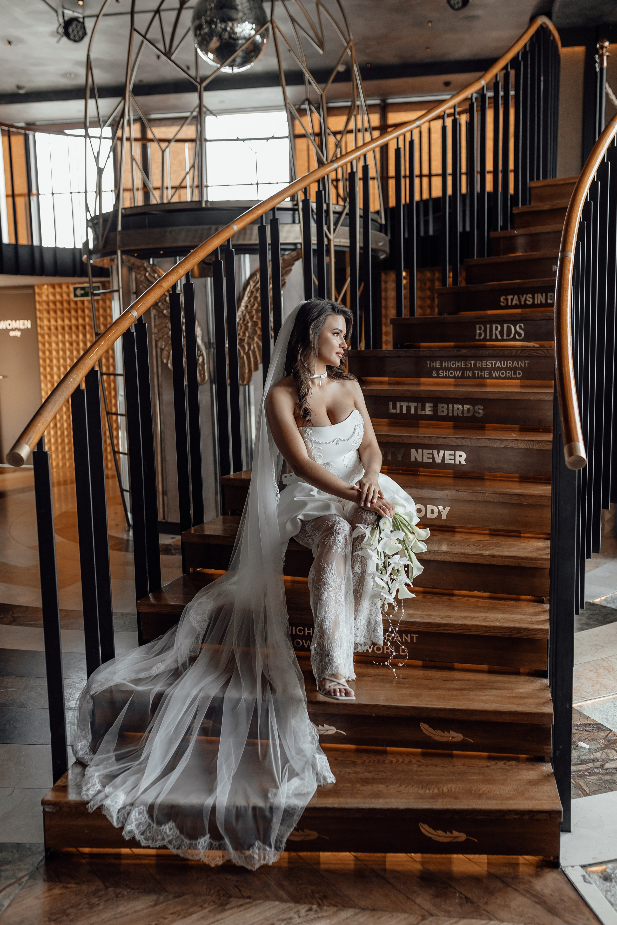 свадебная фотосессия в ресторане бердс башня Око Москва Сити