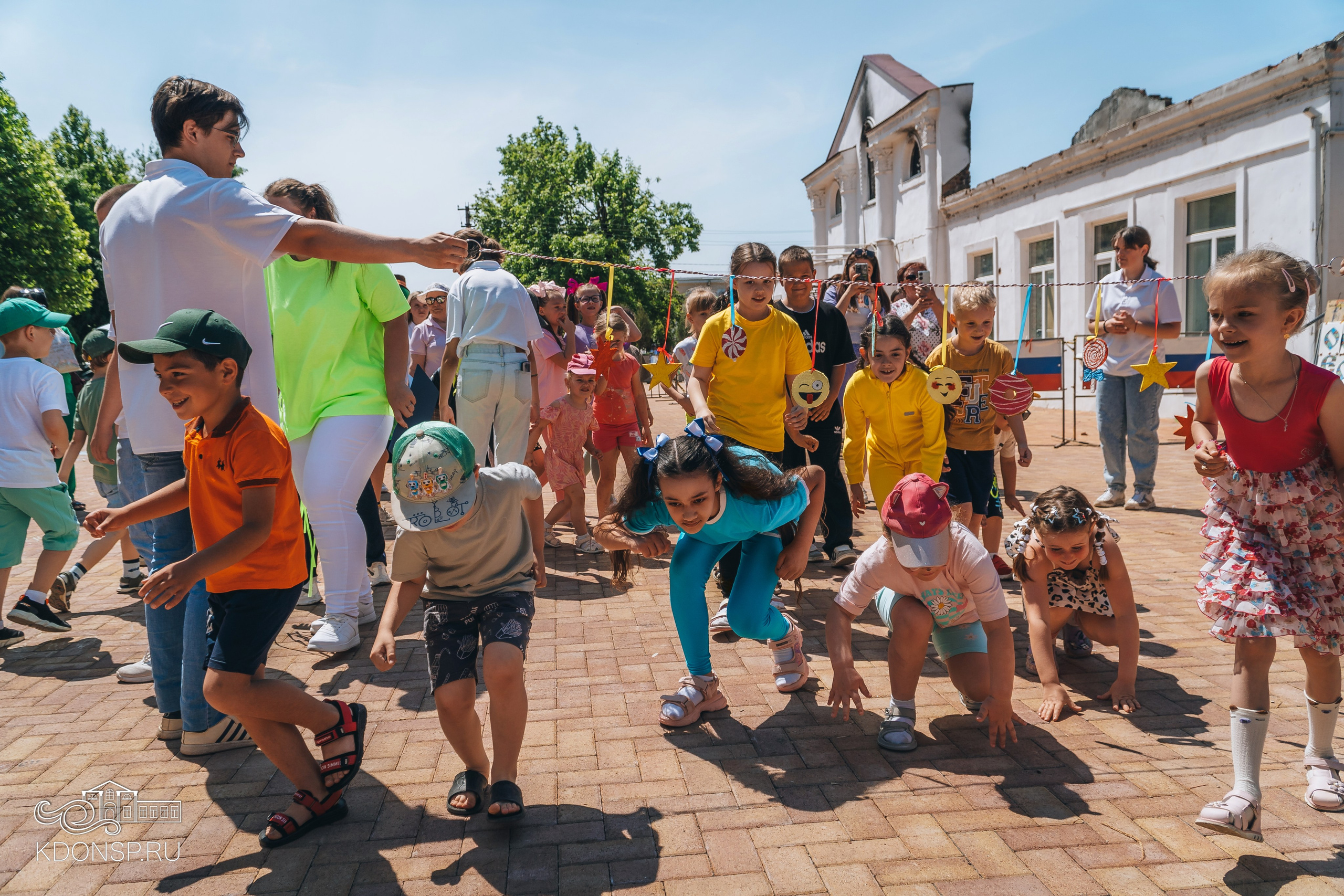 Должны смеяться дети. Новотитаровский Дом культуры