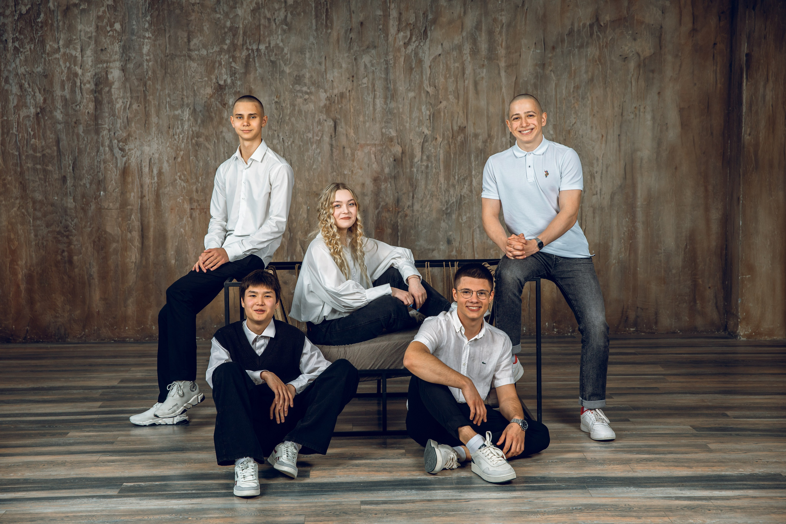 Старшая школа. Выпускные школьные фотоальбомы для школ и детских садов в Волгограде и Волжском