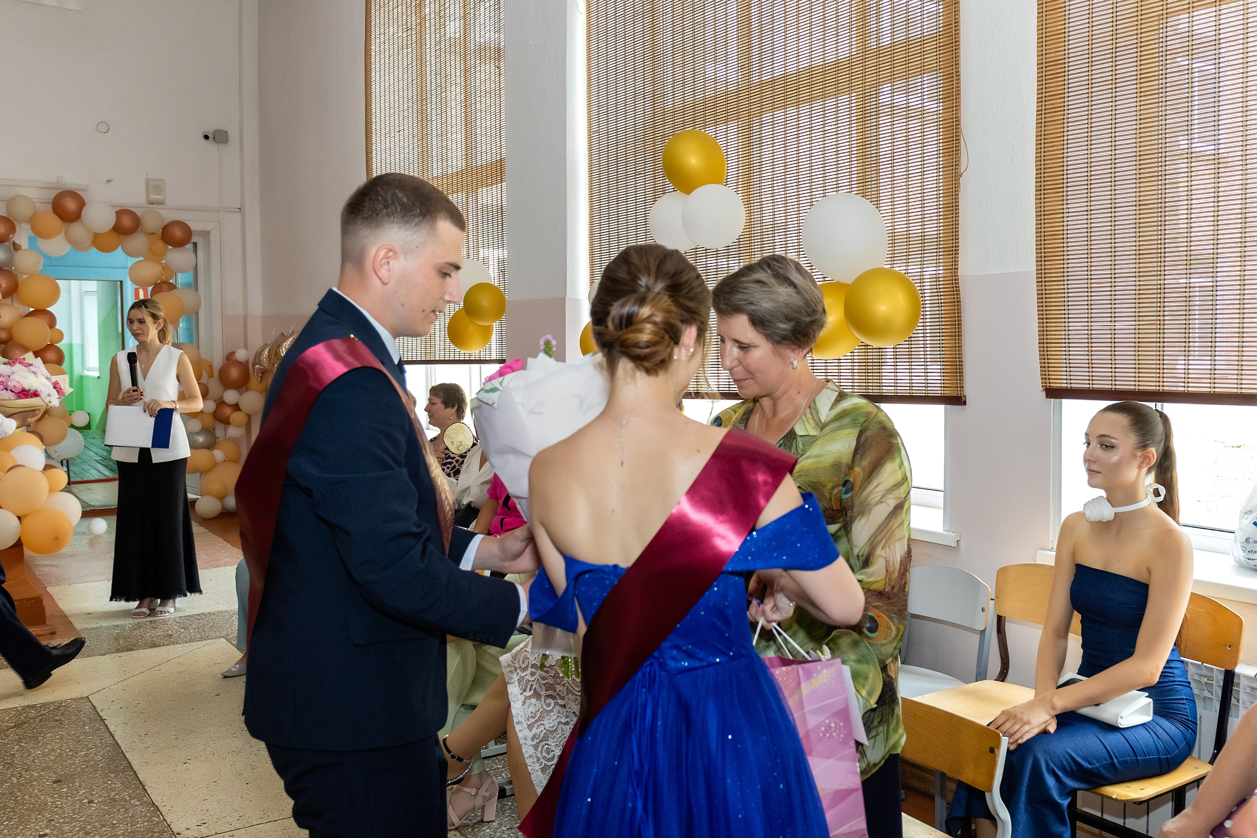 Выпускной. Школа 22, 11 класс. Стильный выпускной альбом Владивосток фотограф Вероника Мигачева